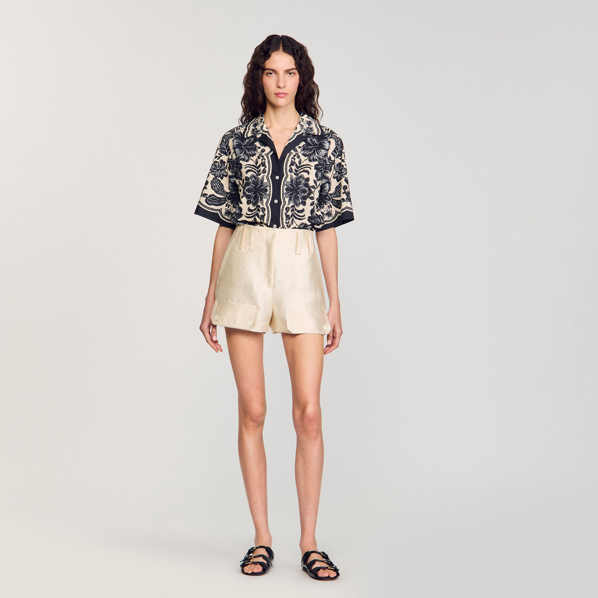 VIP【関税送料無料】希少 ANTONELLI FIRENZE BEIGE LINEN SHORTS Stretch cotton satin shorts | Peserico US