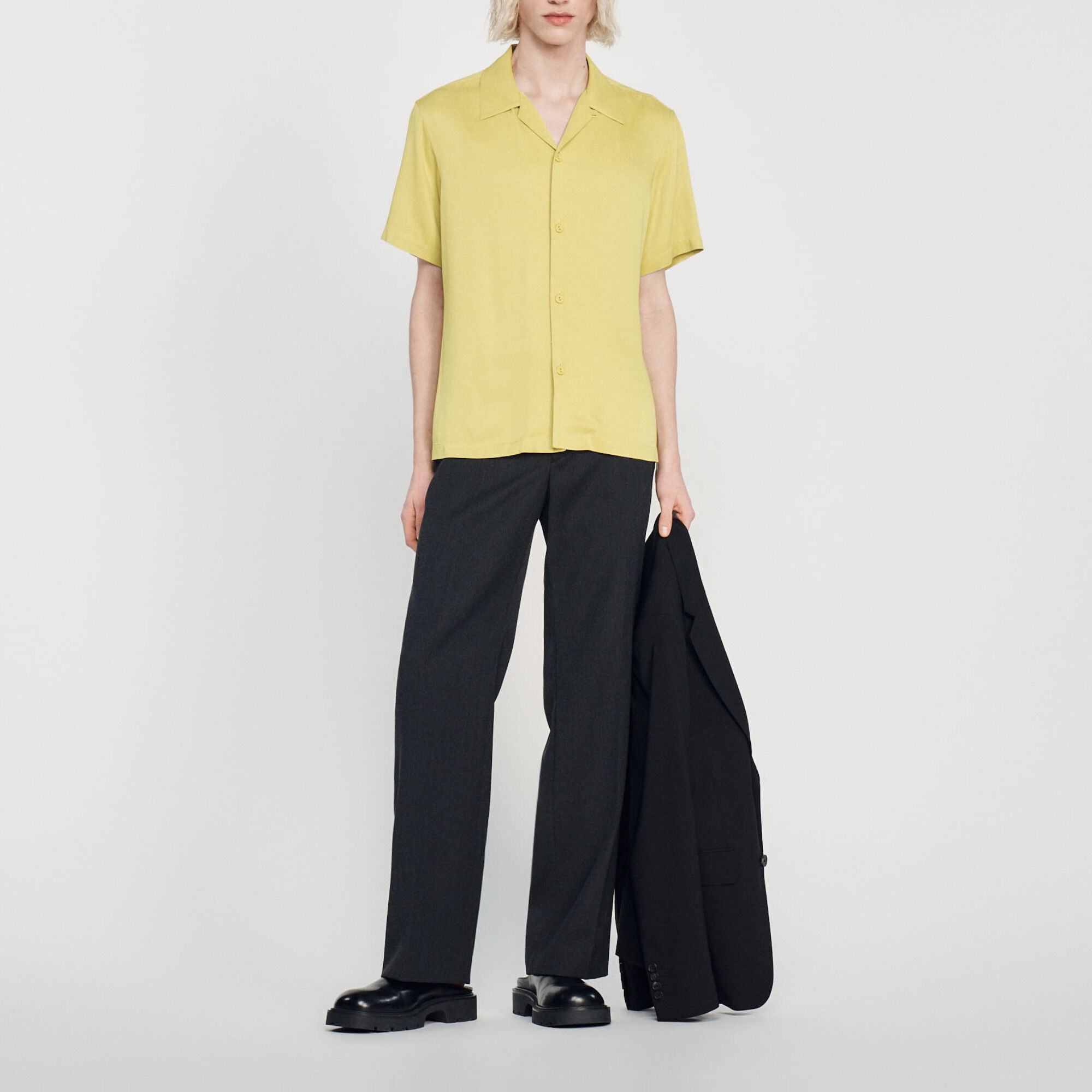 Short-sleeved shirt
