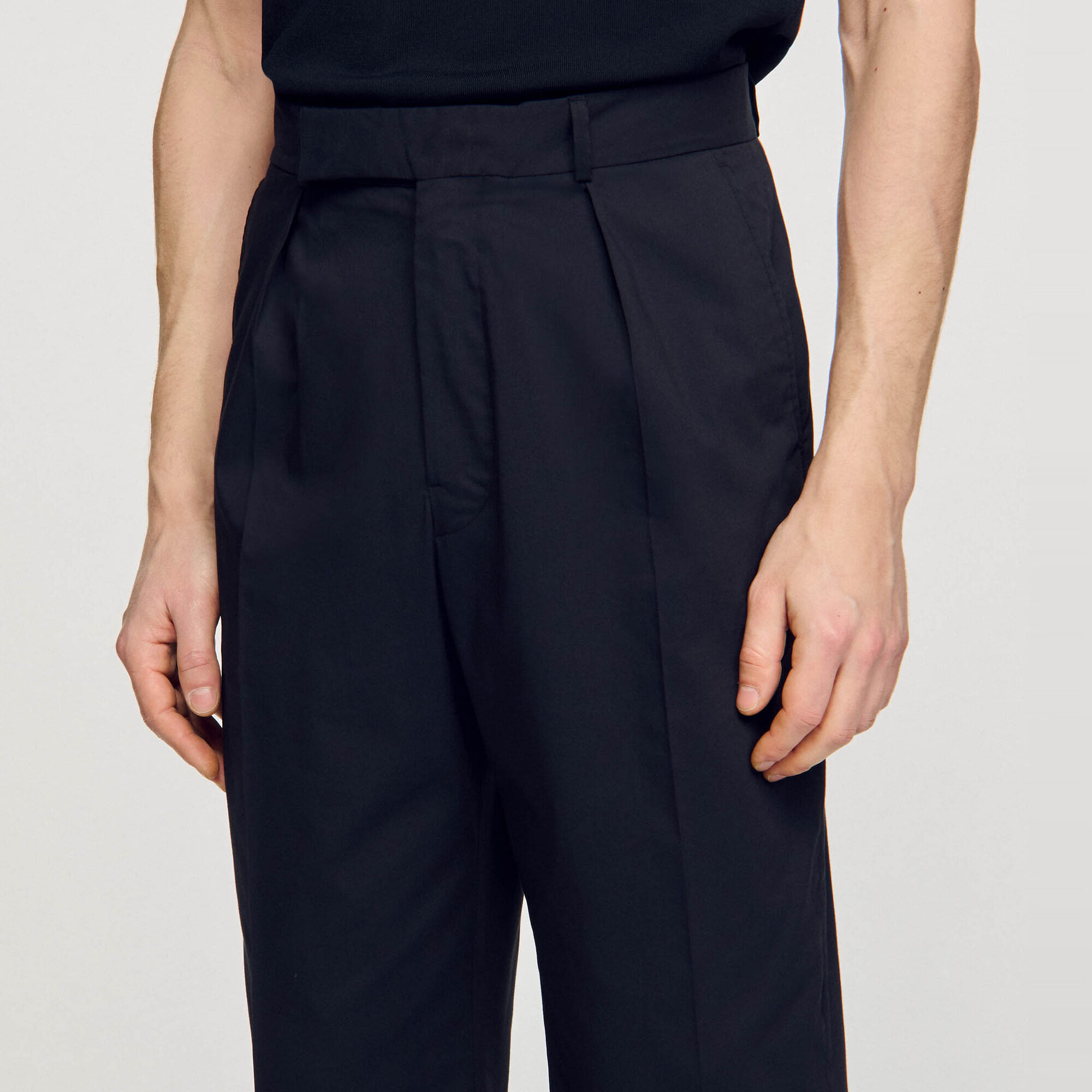 Wide-leg trousers