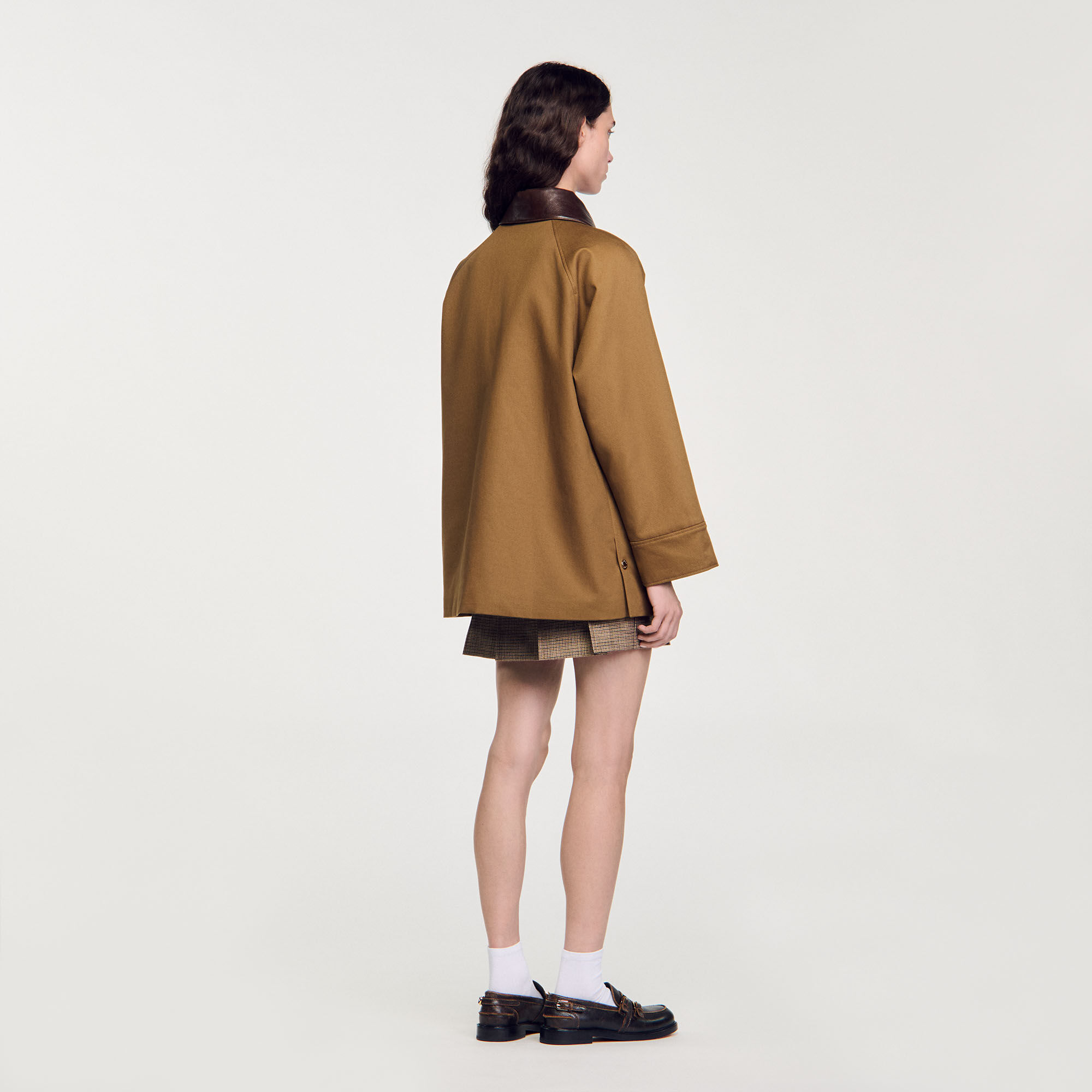 Coat with leather collar