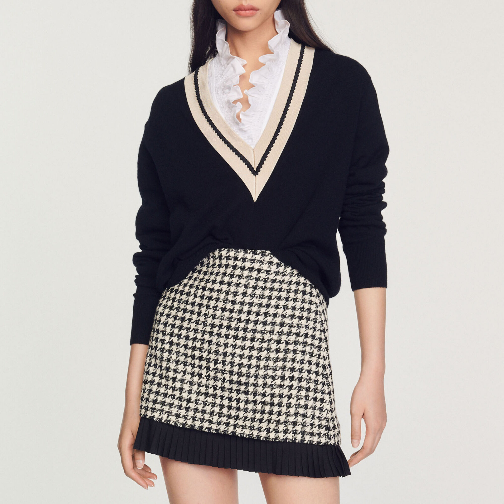 Sweater with contrasting V-neck - Women | Sandro