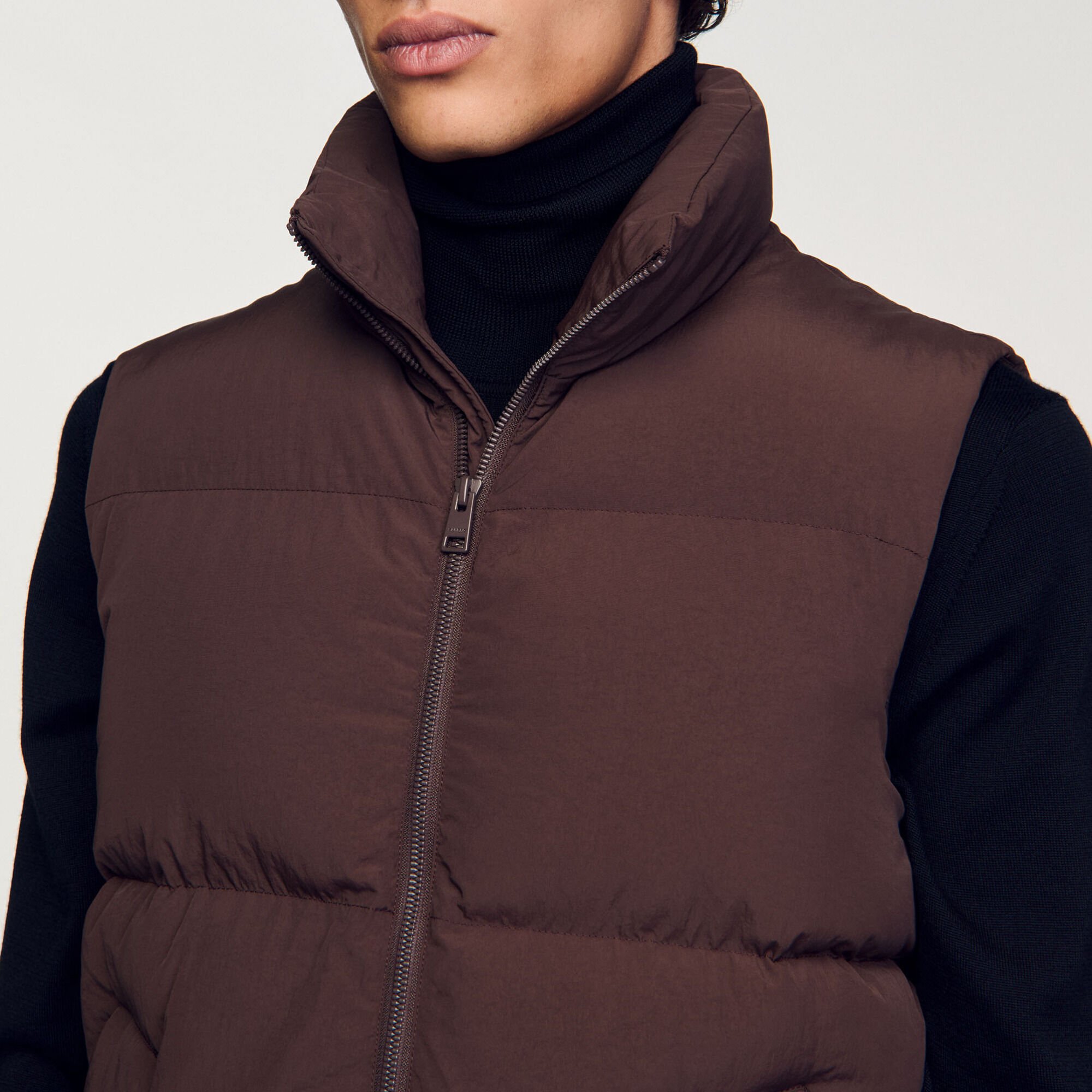 Sleeveless down jacket