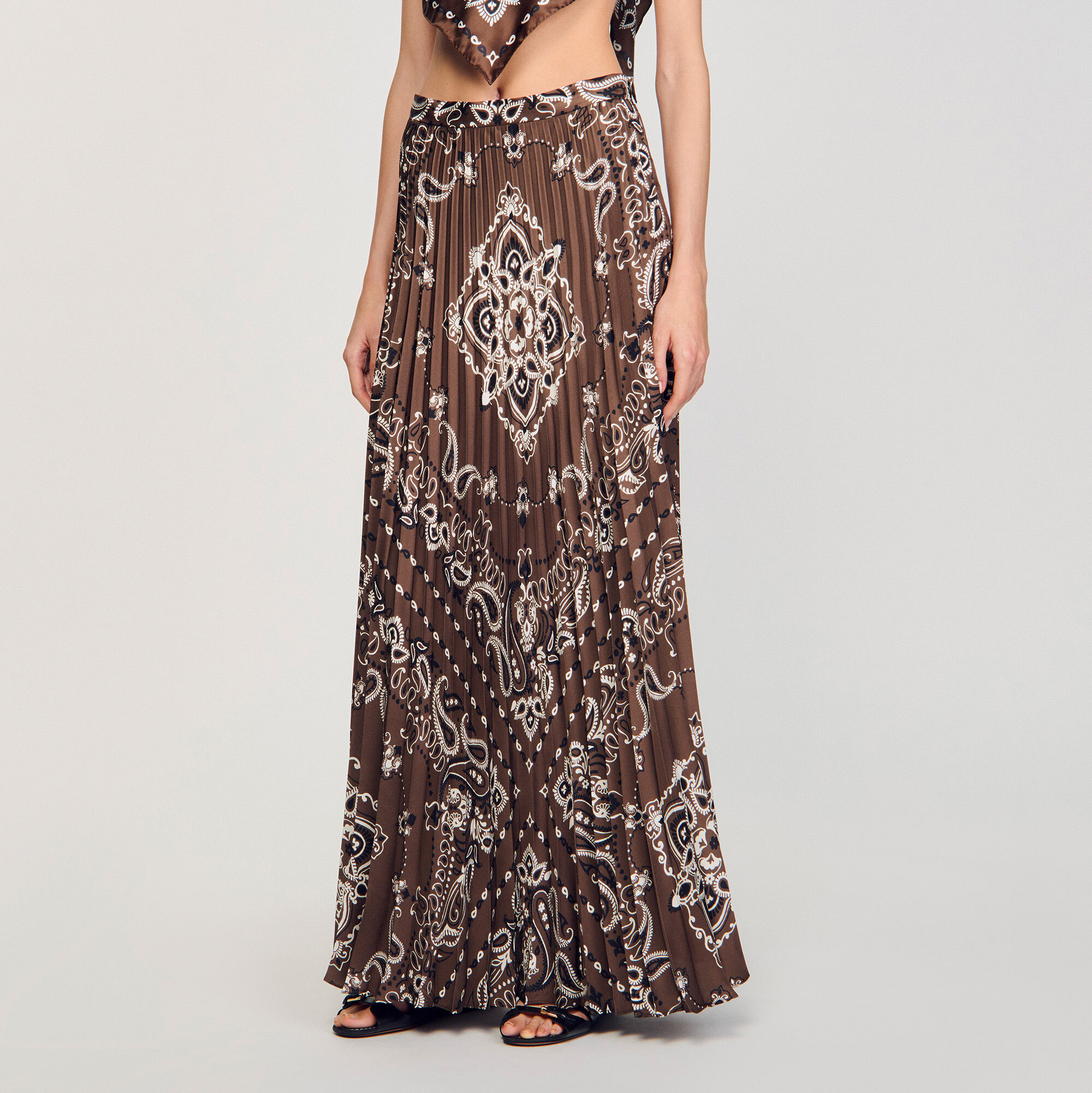 Pleated maxi skirt with bandana motif. brown For Women