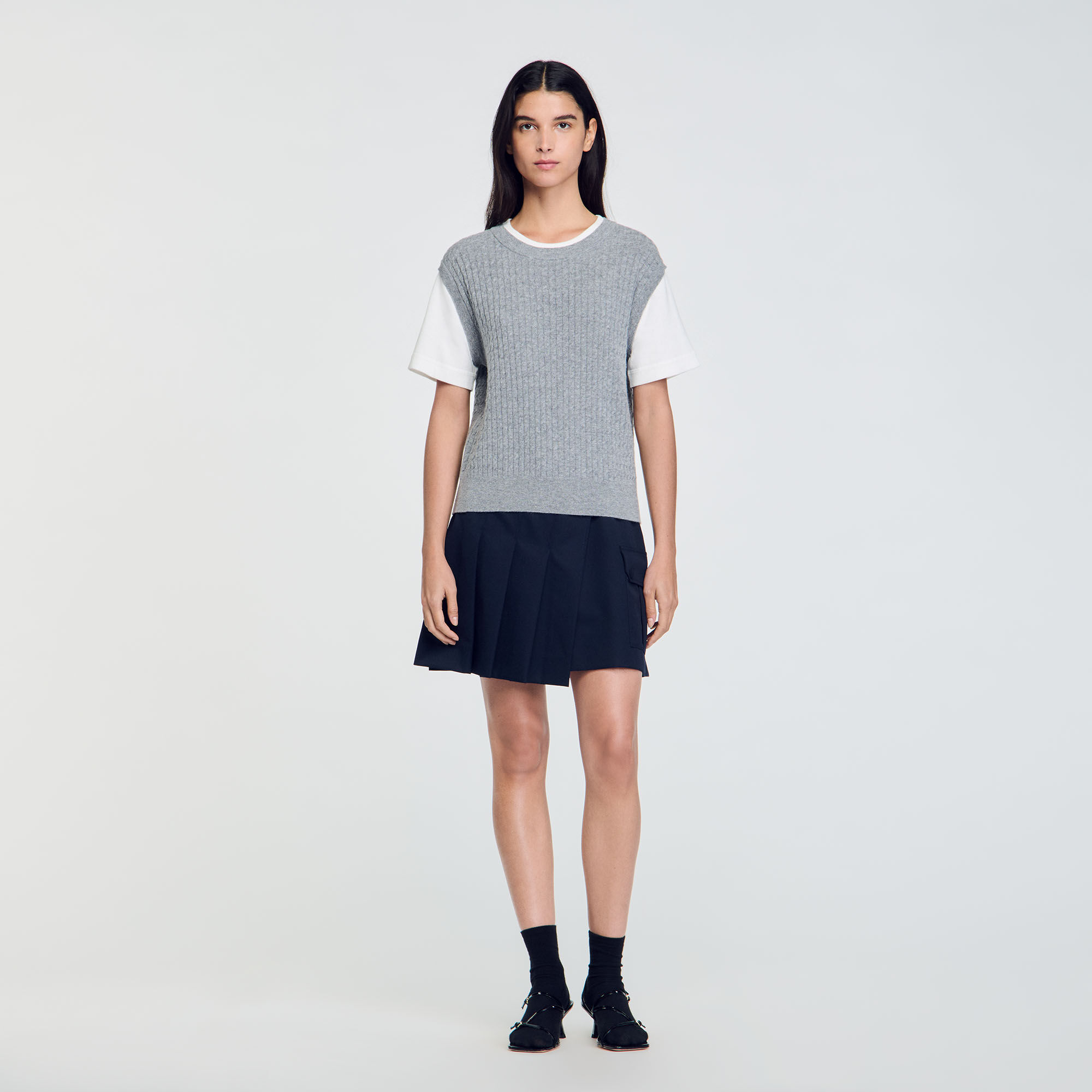 Dual-material knit jumper