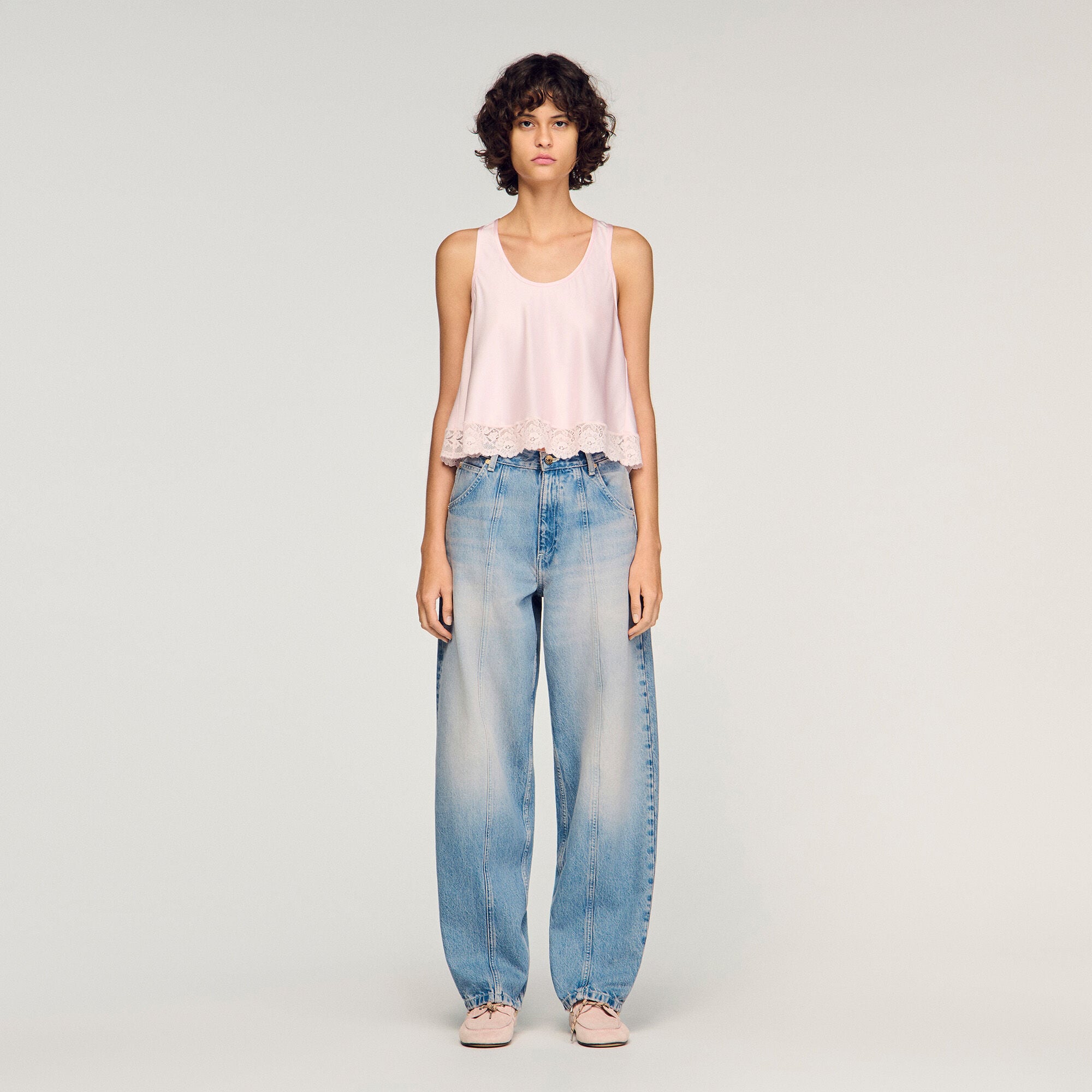 Faded barrel jeans