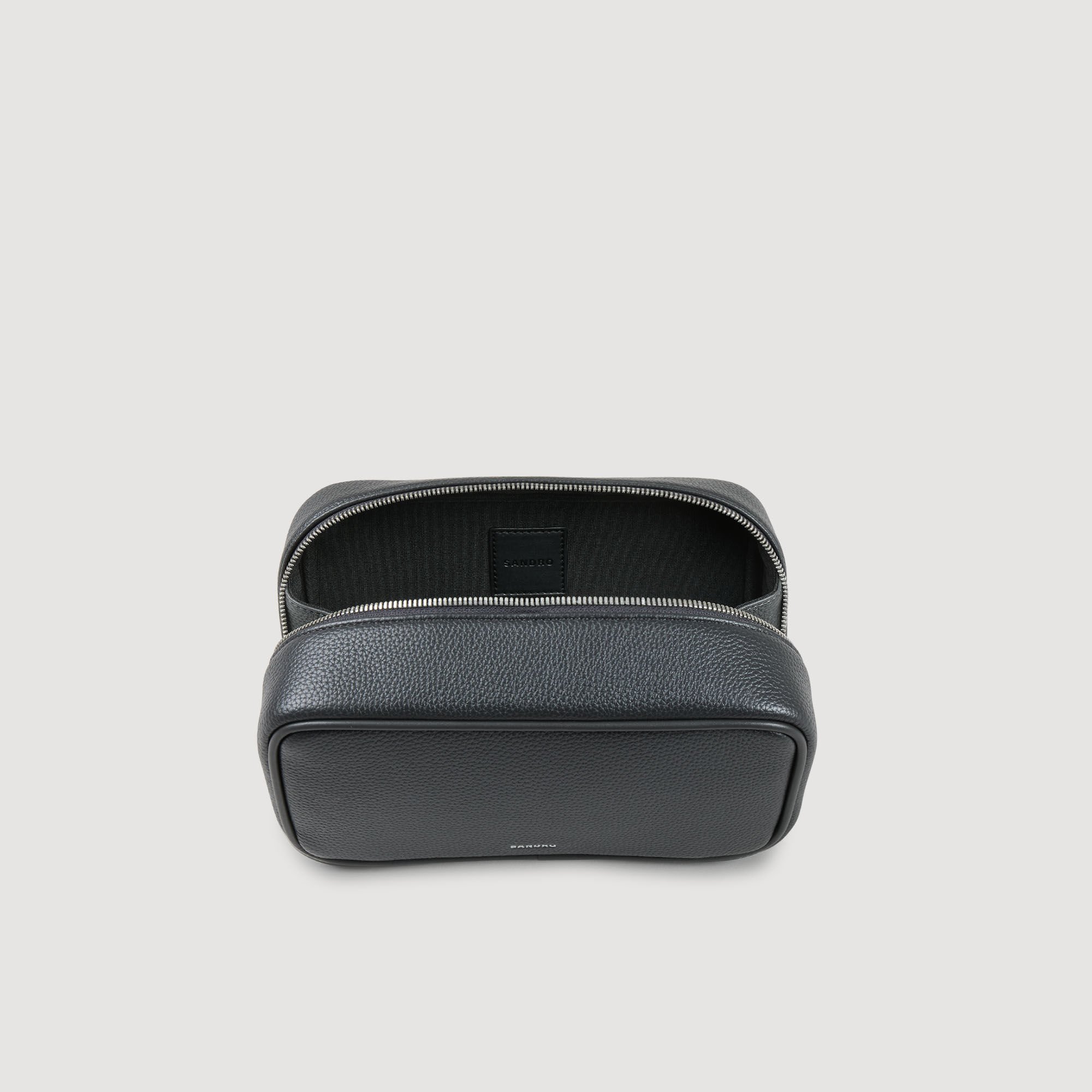 Toilet bag in grained fabric