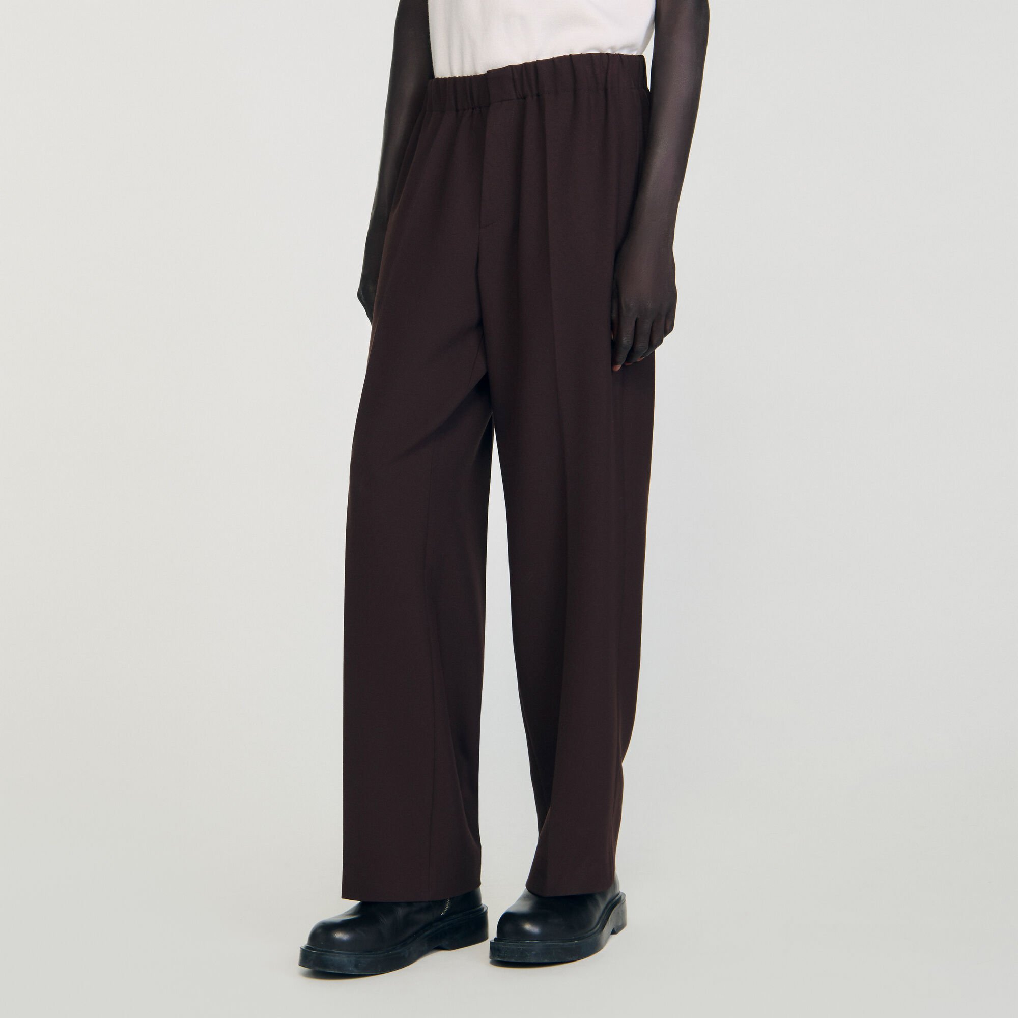 Wide-leg trousers
