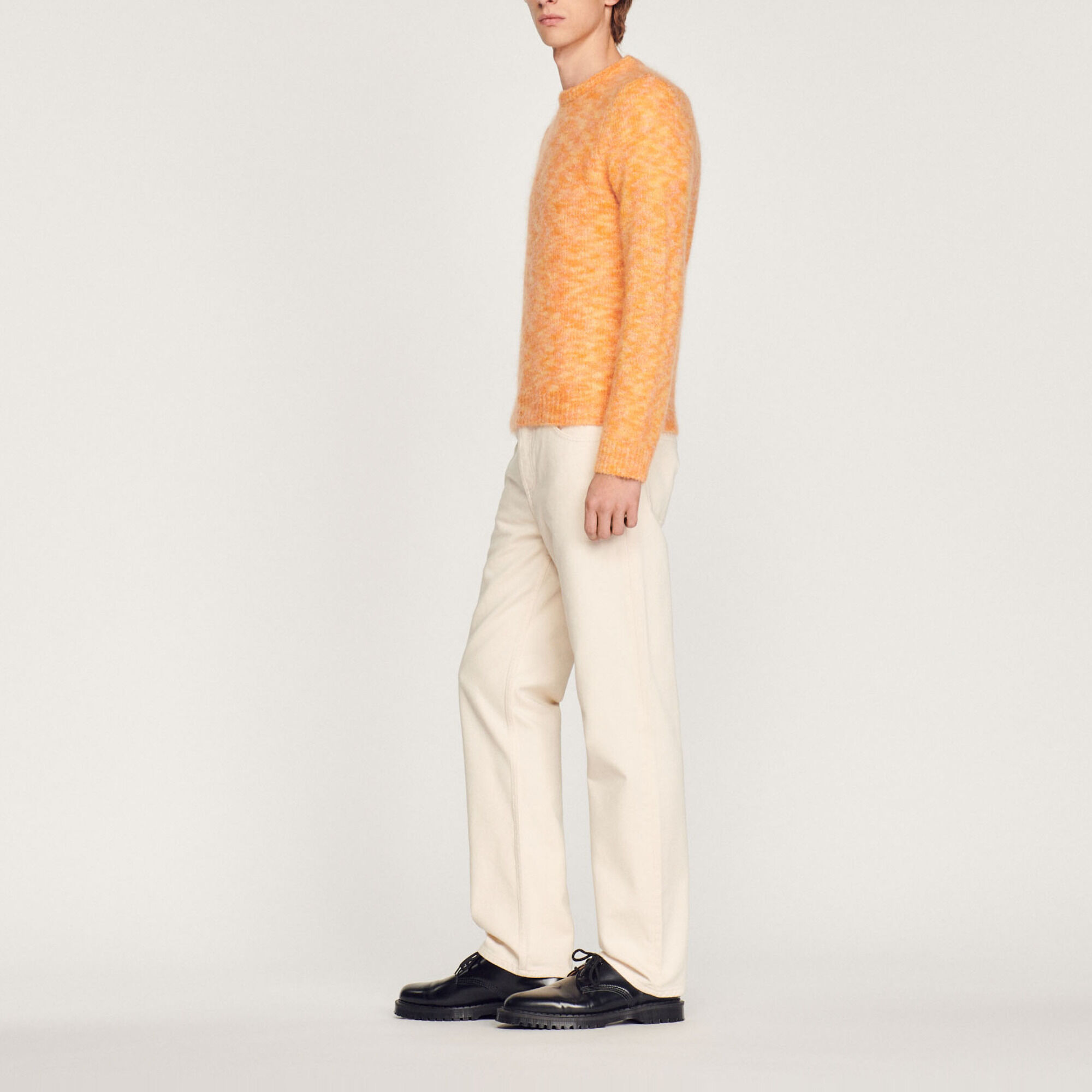 Round neck wool sweater