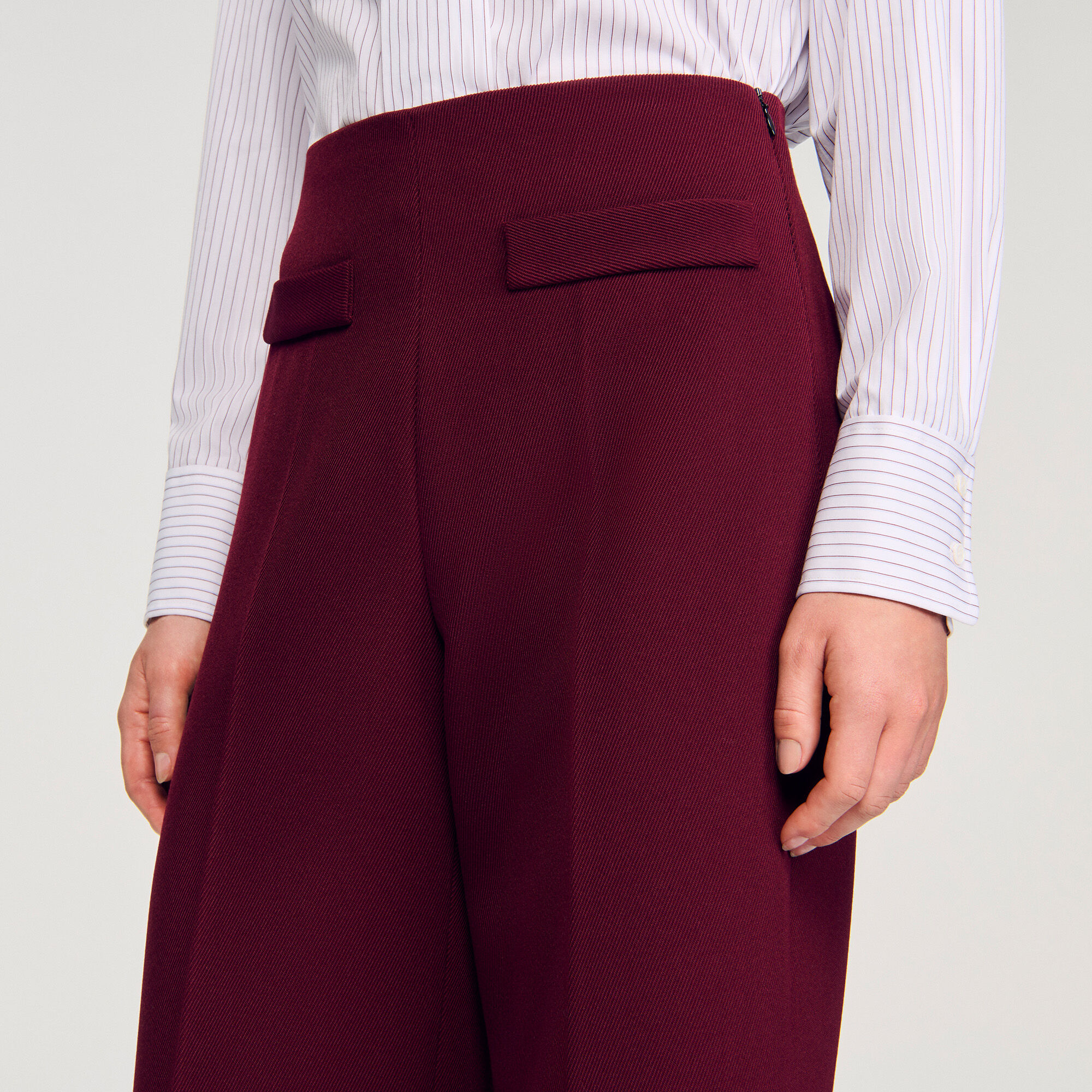Wide-leg trousers