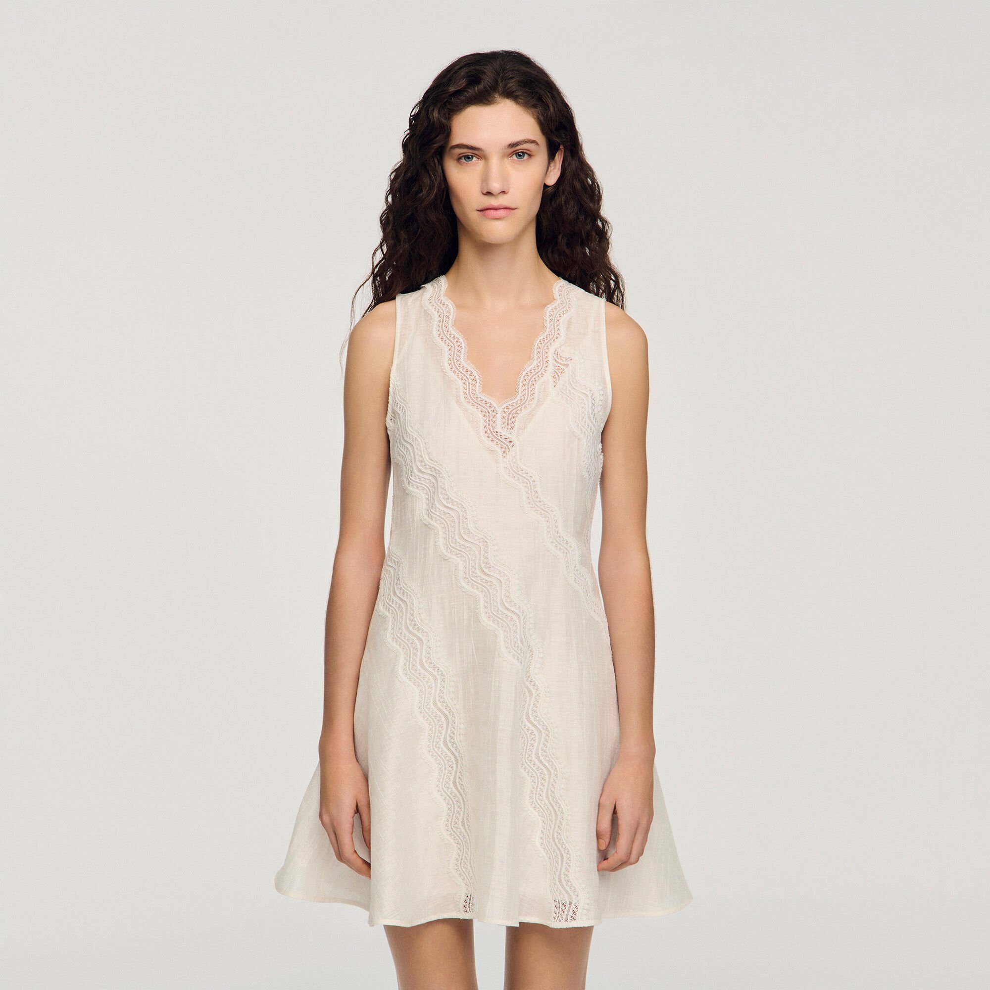 Short trimmed linen dress