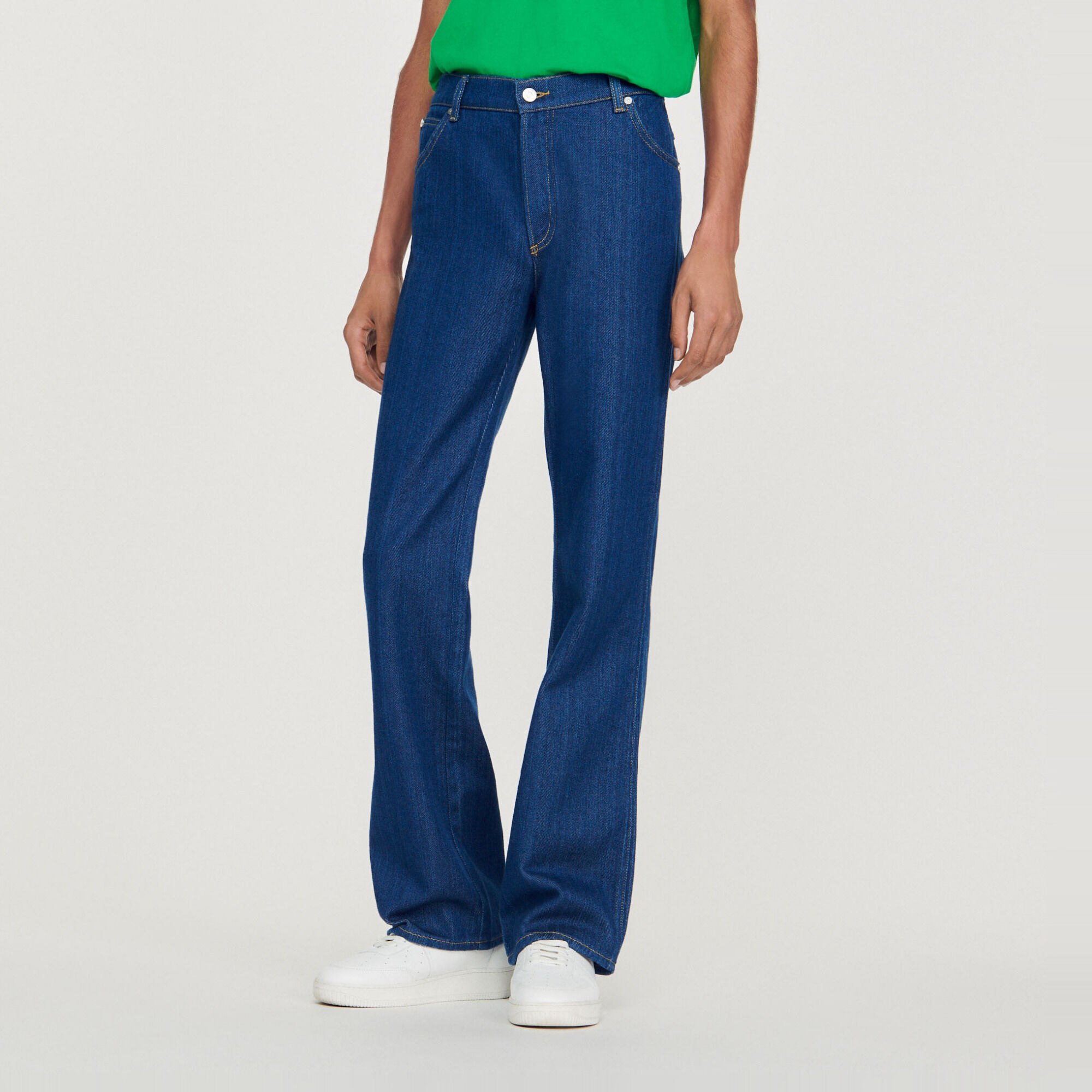 High-waisted flared jeans
