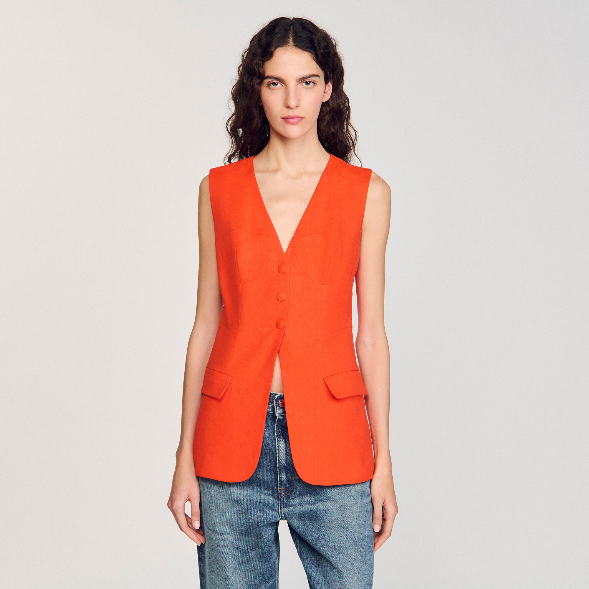 Sleeveless vest