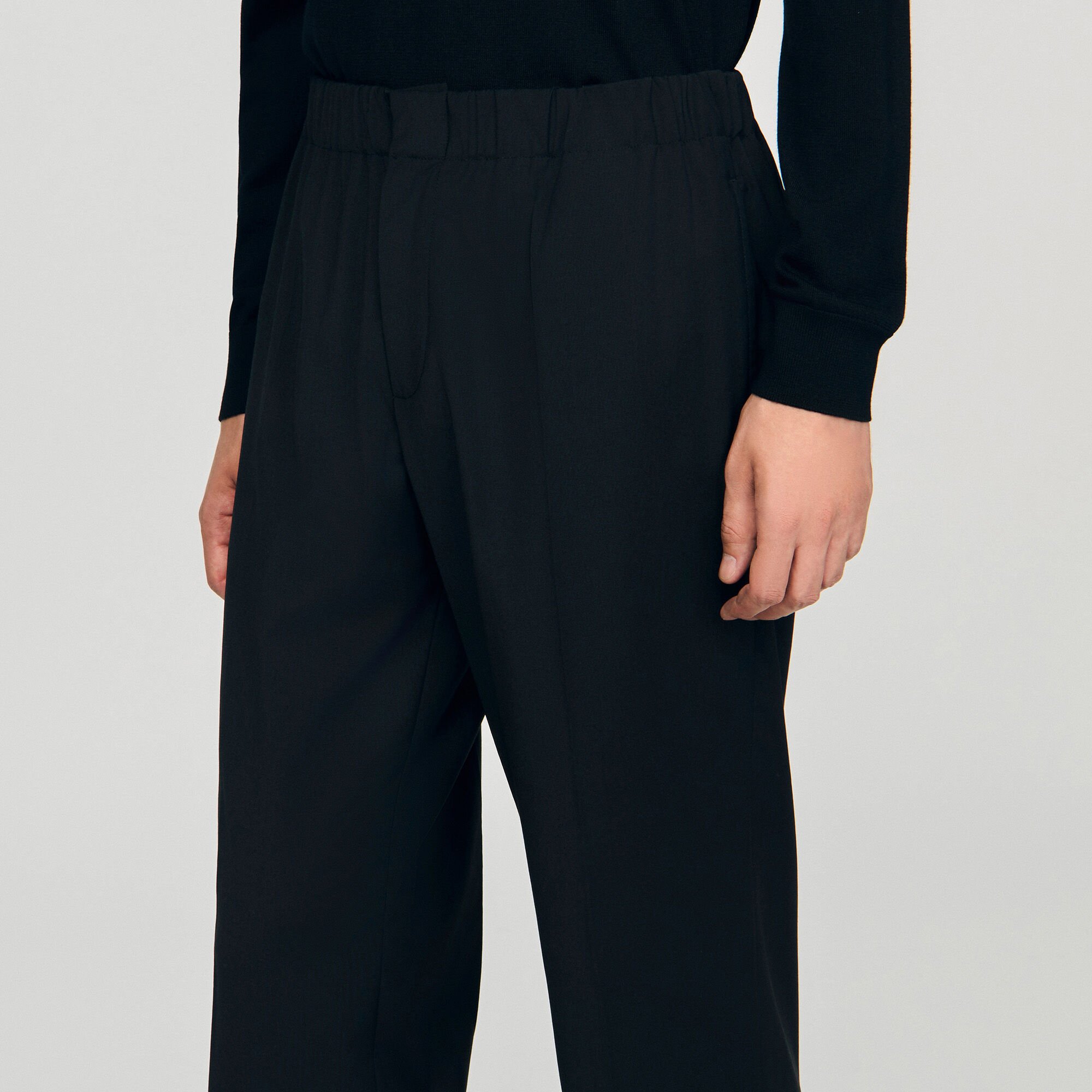 Wide-leg trousers