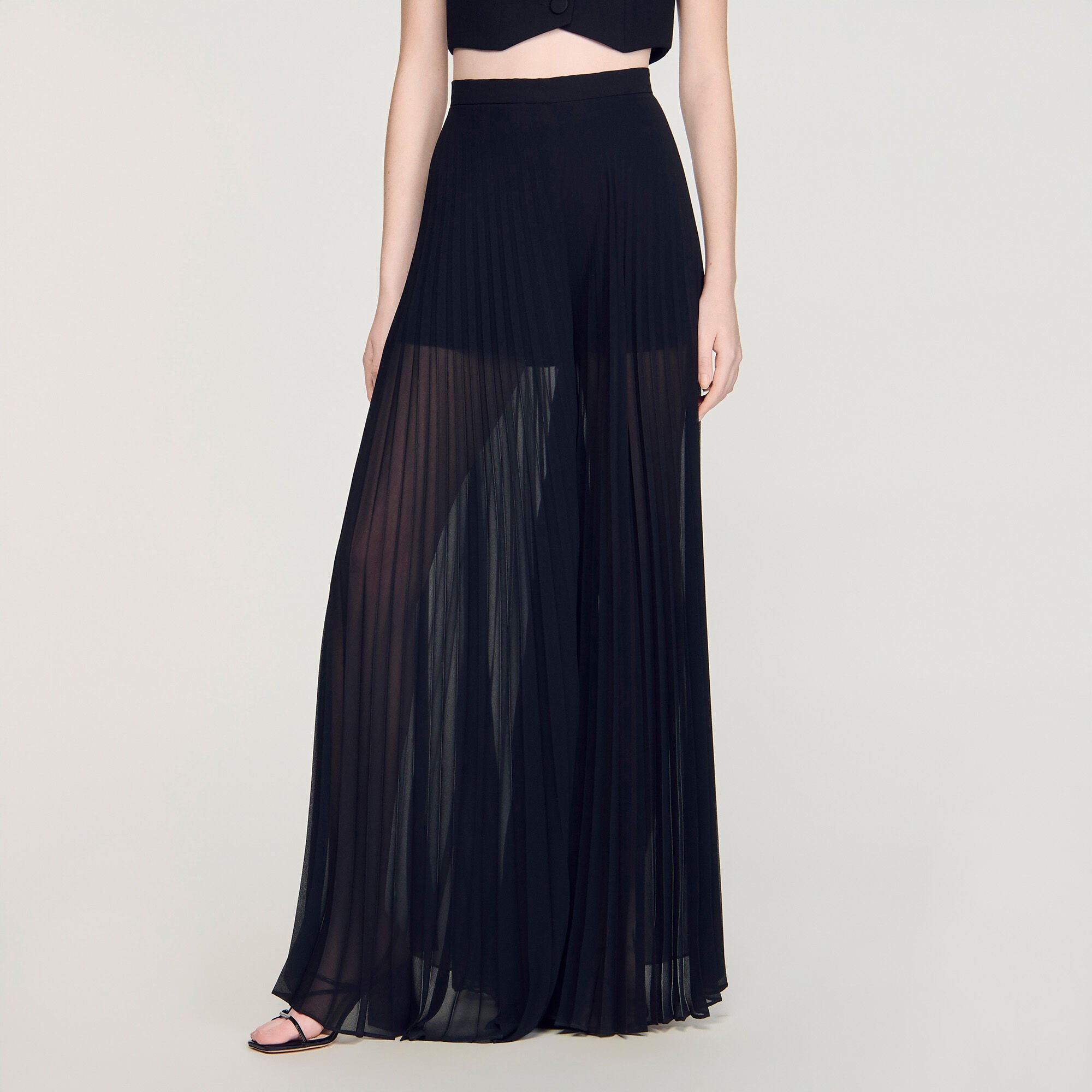 Pleated wide-leg trousers