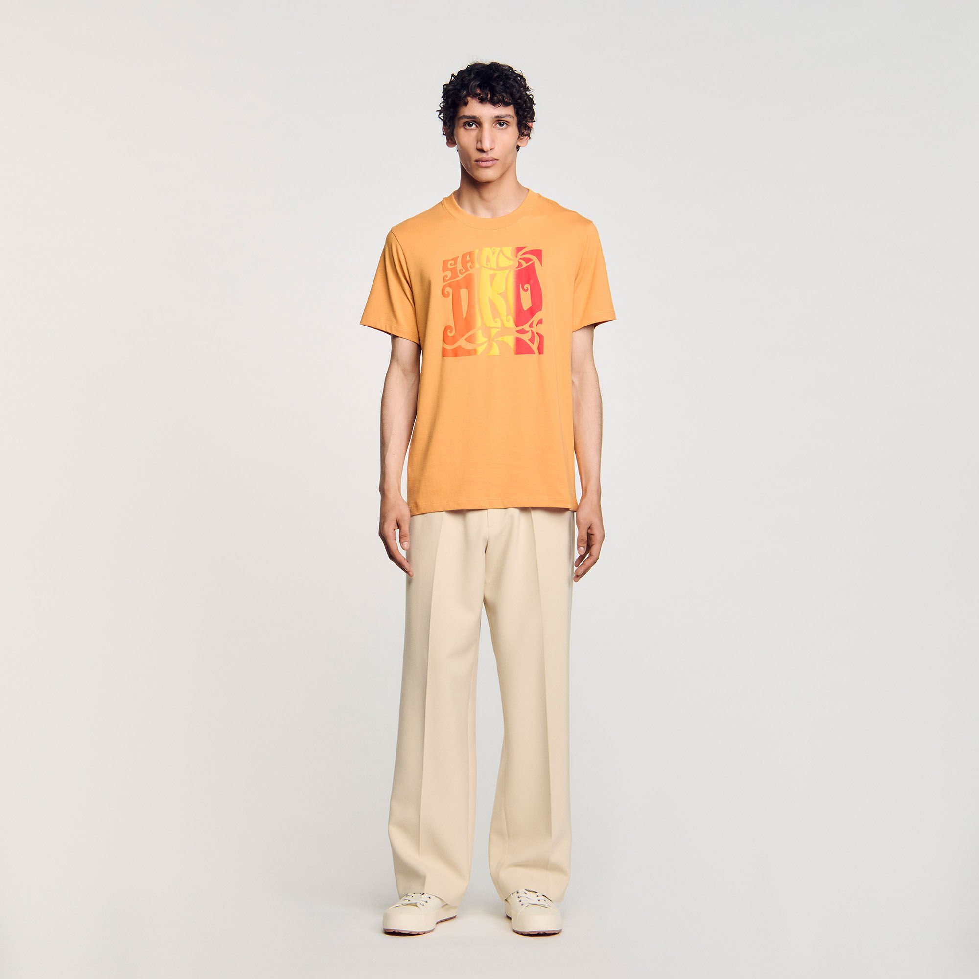 ＊人気＊ SANDRO  ビーズディテールのTシャツ SANDRO ビーズディテール Tシャツ | ブラック | FARFETCH JP