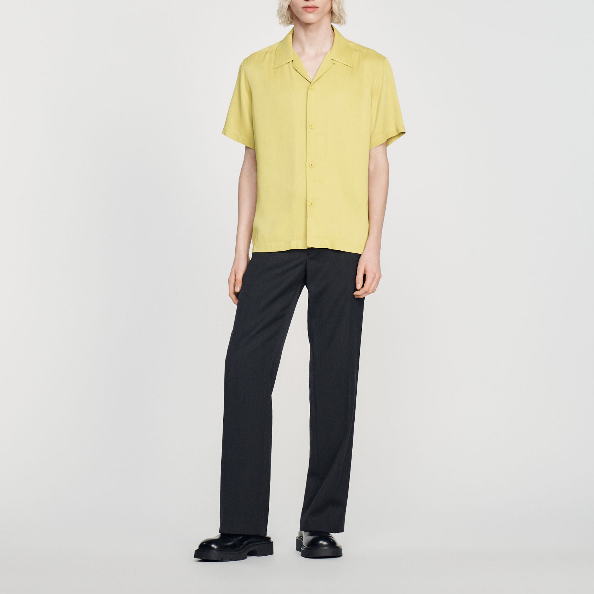 Short-sleeved shirt