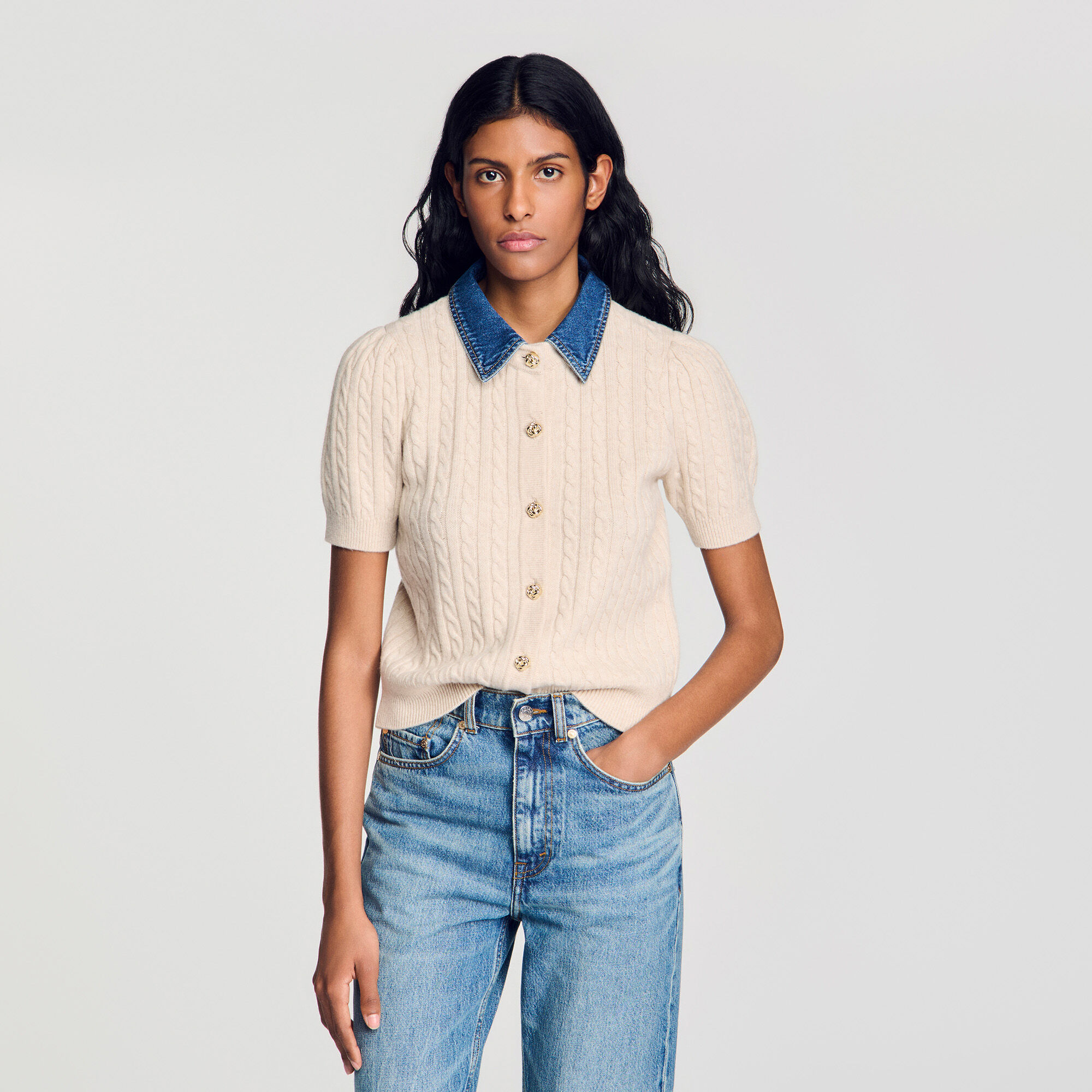 SANDRO 襟付き　カーディガン Cardigan with denim collar white / beige For Women | Sandro Paris
