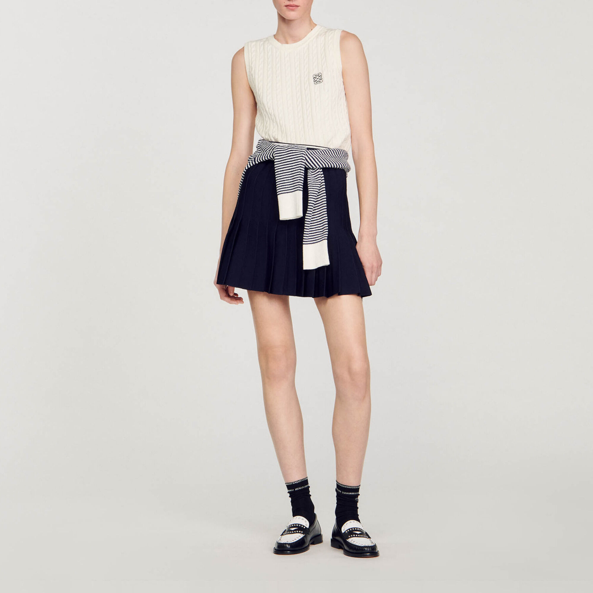 Sleeveless knit jumper