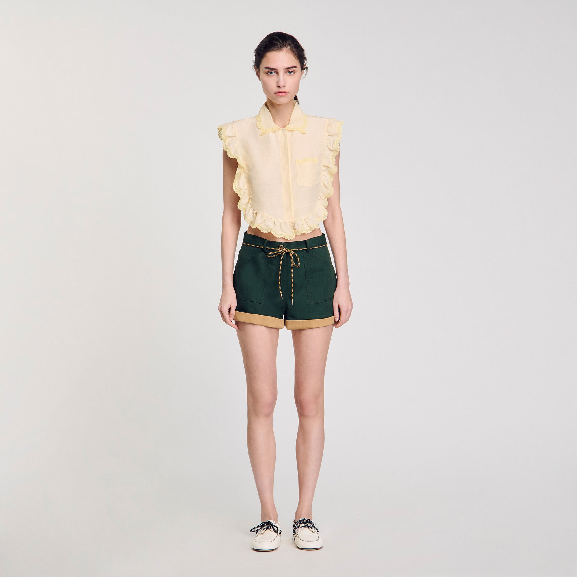 Top Shirt collar with lace detail