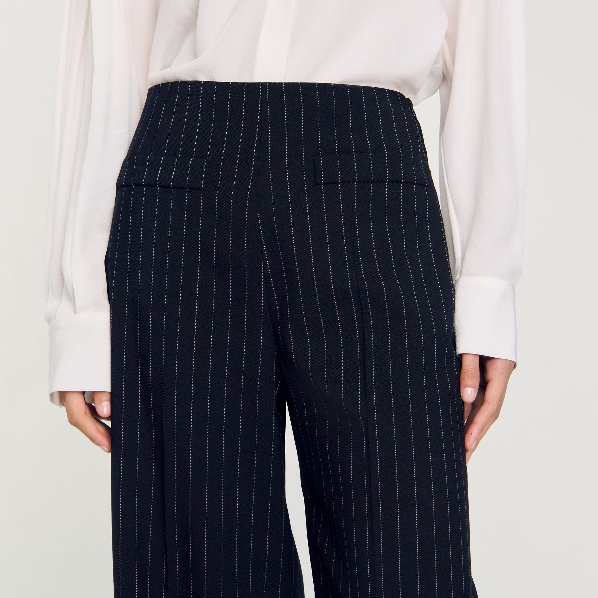 ピンストライプ★ショルダーパッド入り★コート★ SANDRO ピンストライプ☆ショルダーパッド入り☆コート☆ SANDRO