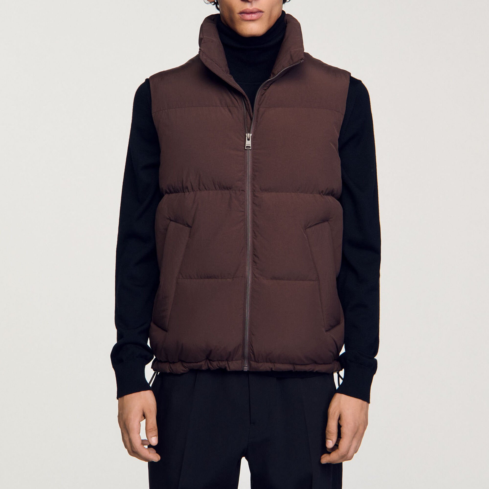 Sleeveless down jacket