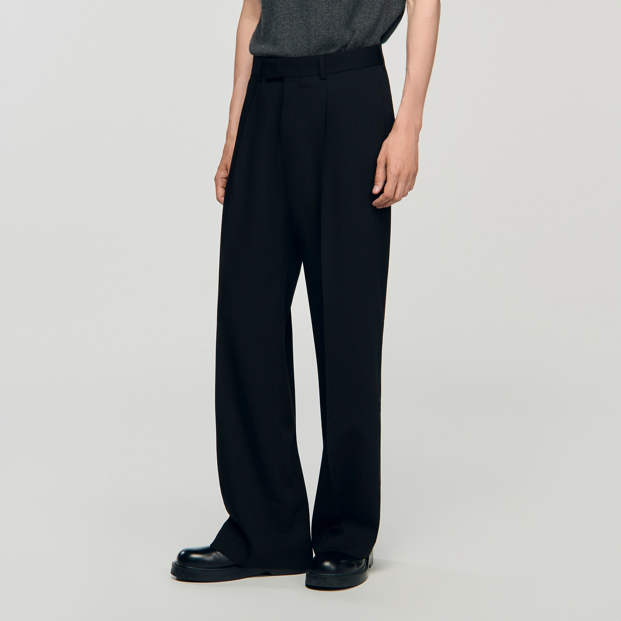 Wide-leg trousers with pleats
