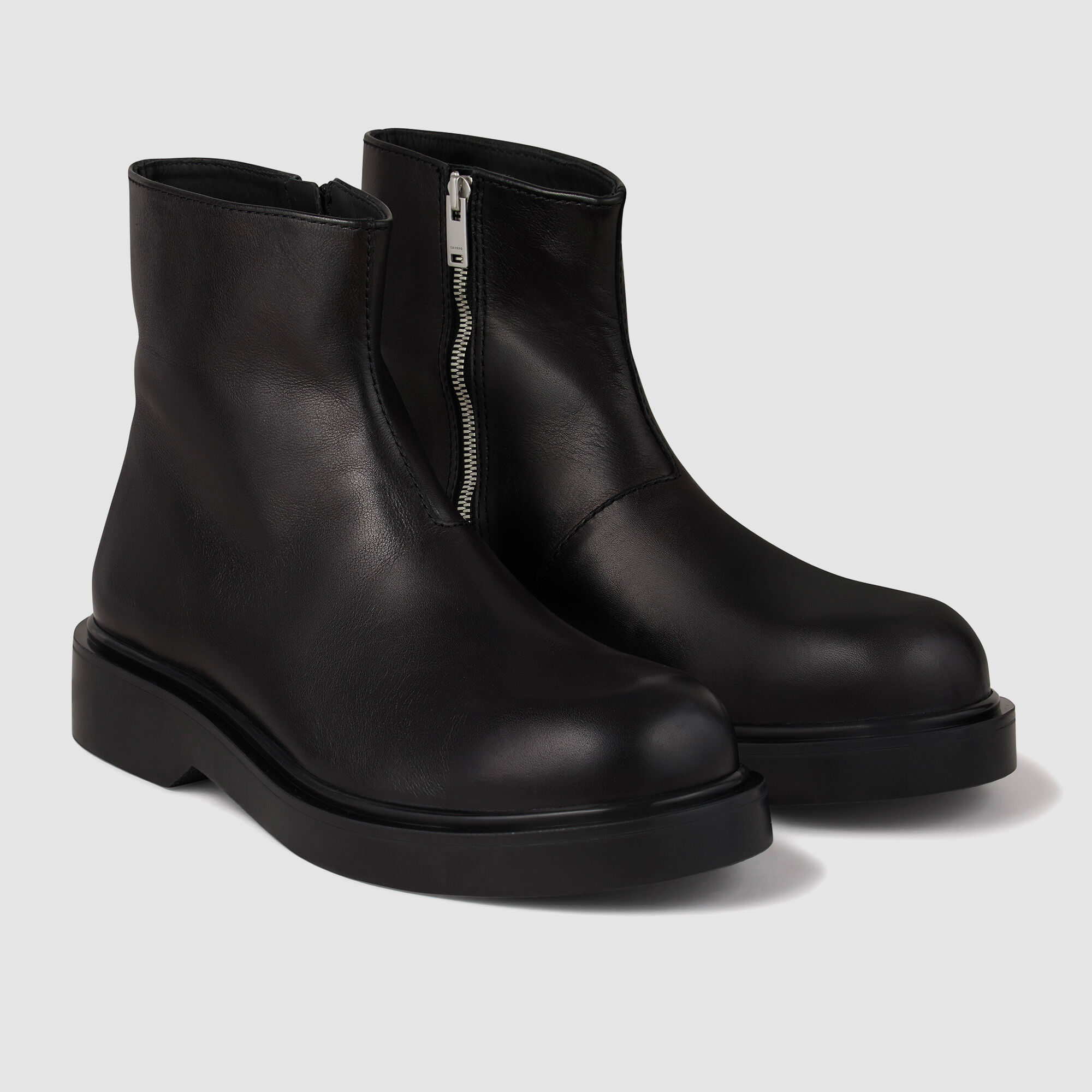 Zipped leather ankle boots