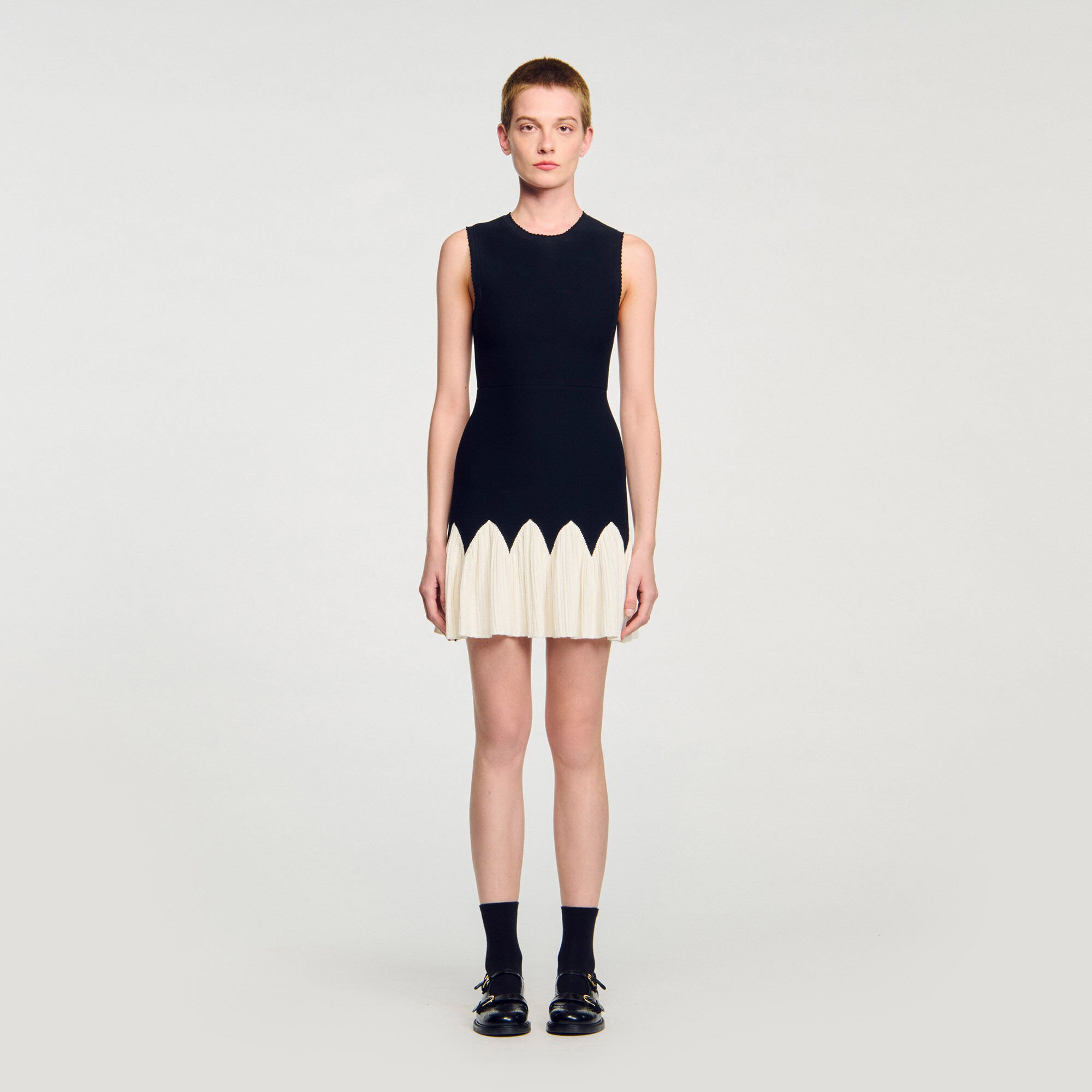Two-tone short knit dress