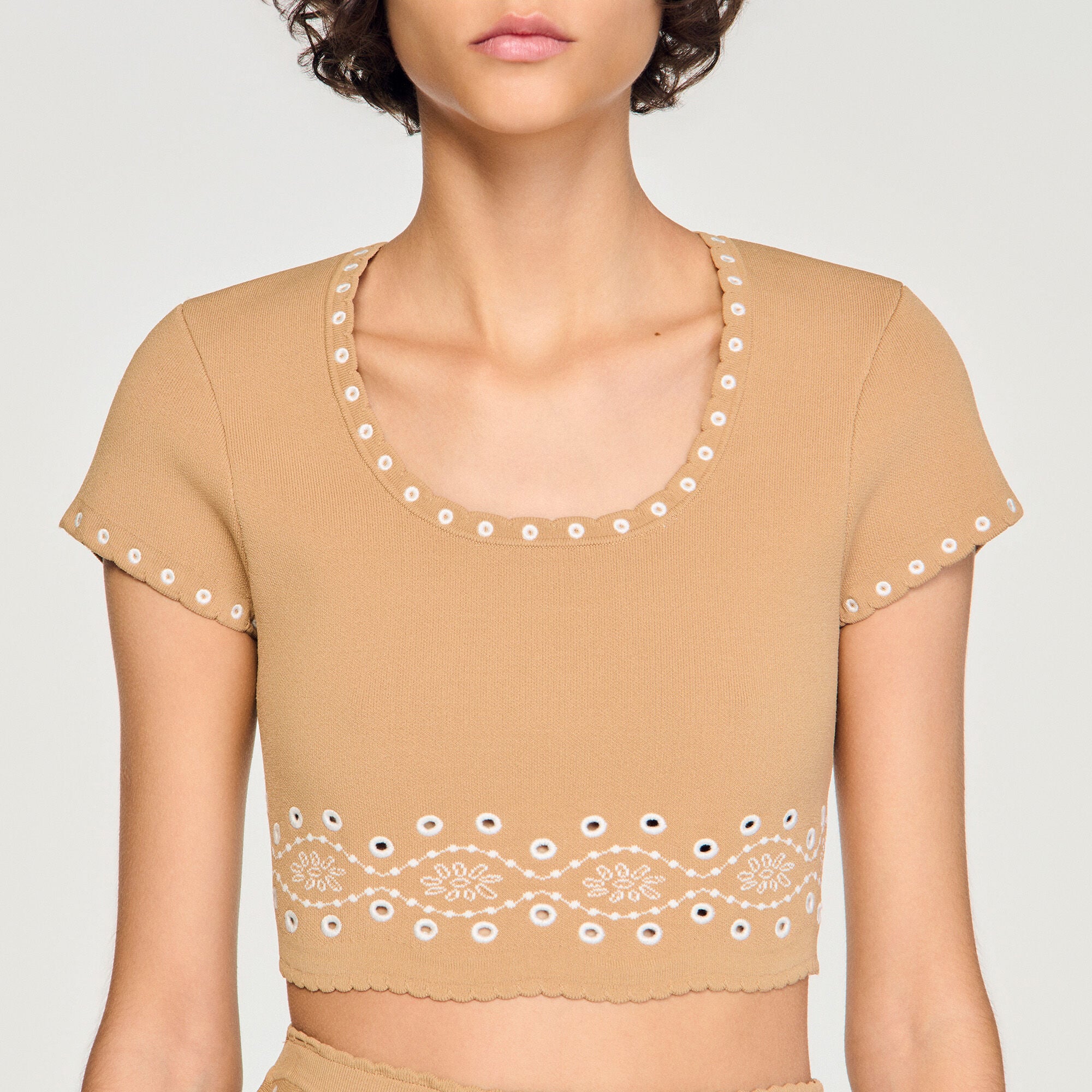 Jumper with contrast embroidery
