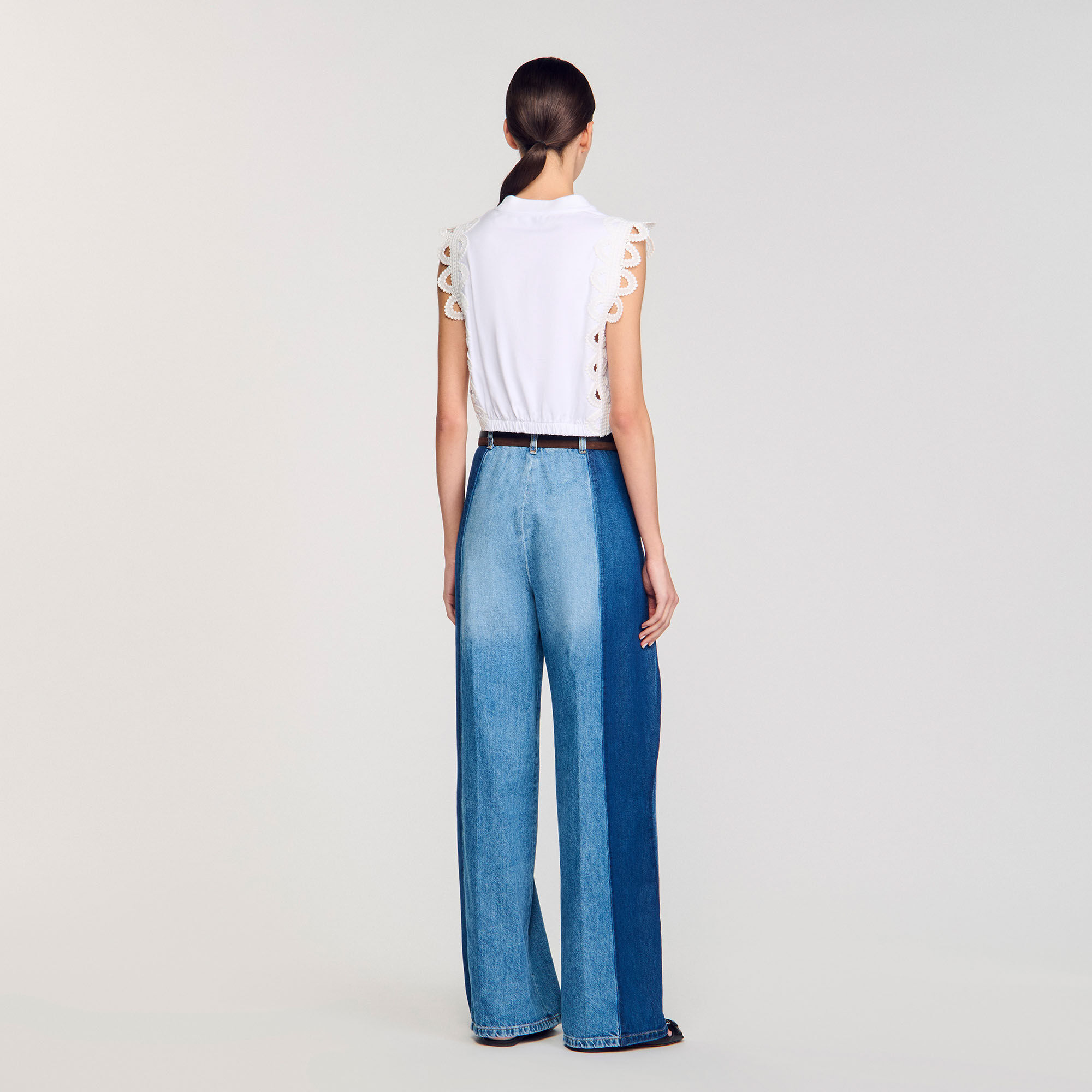 Cropped T-shirt with lace detail