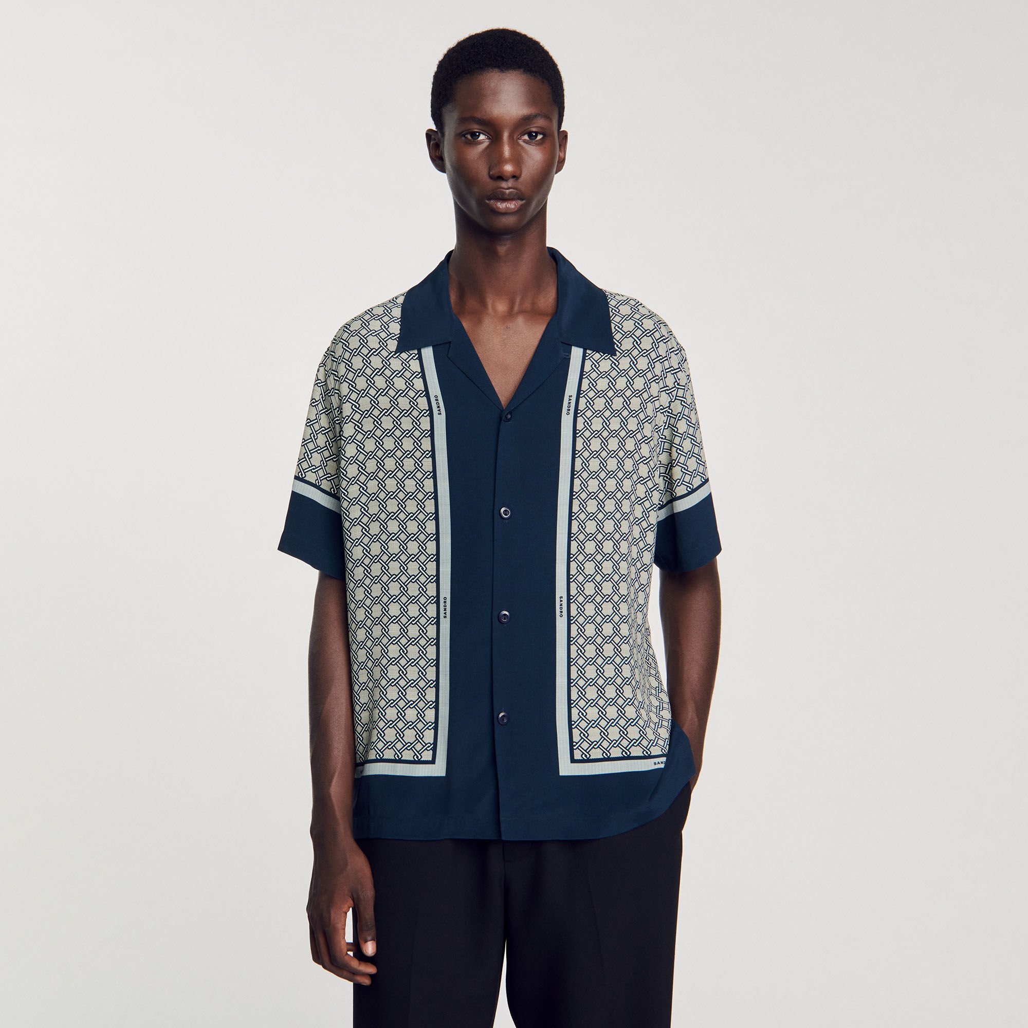 Short-sleeved patterned shirt