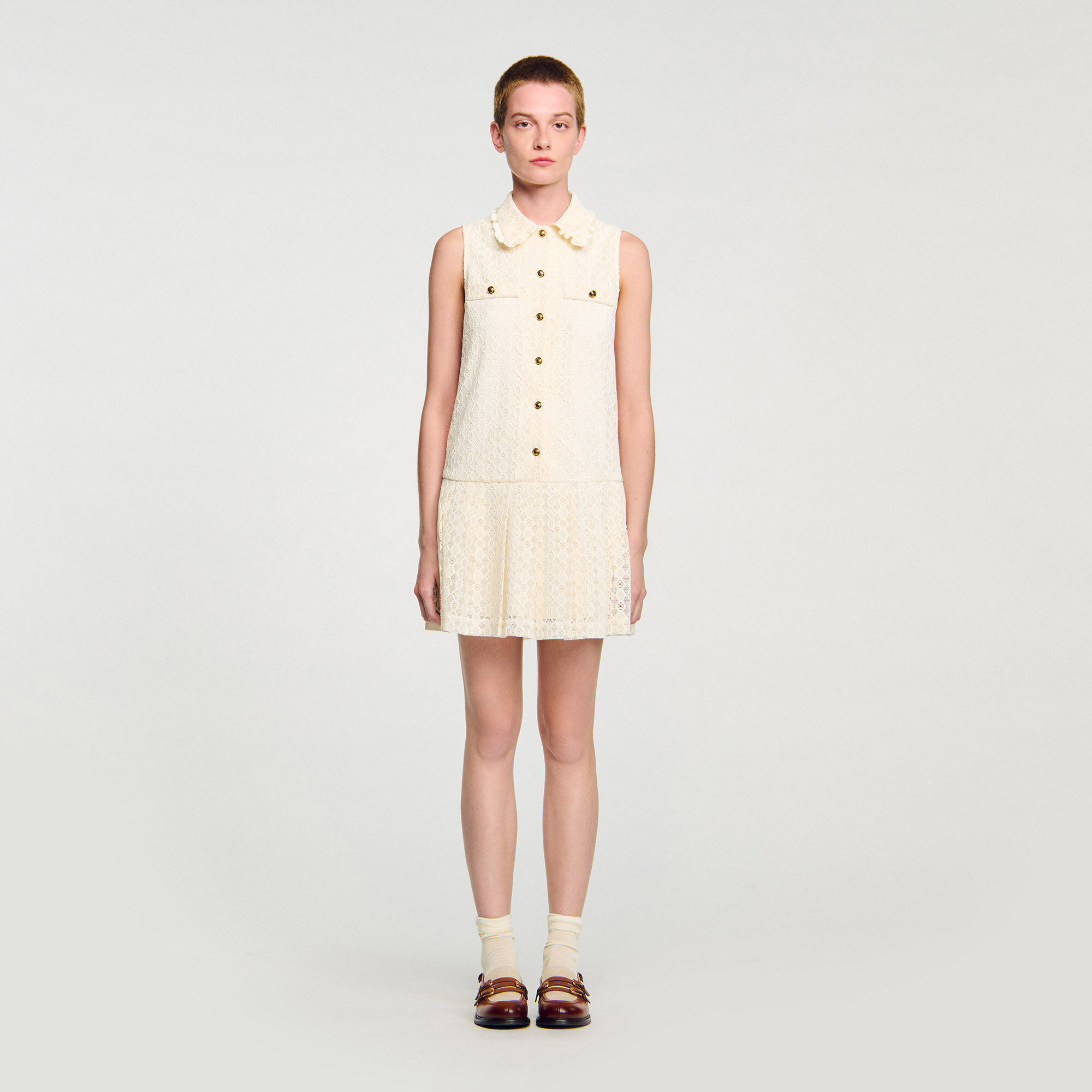 Short lace dress