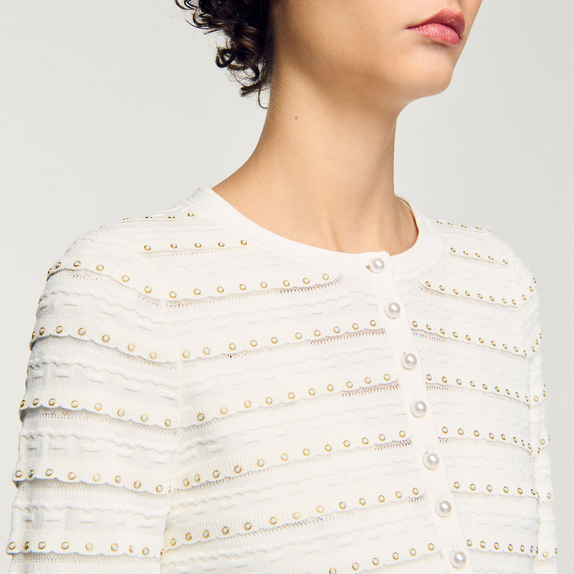 特別価格 buttons pearl with cardigan Cropped white Women For beige / カーディガン