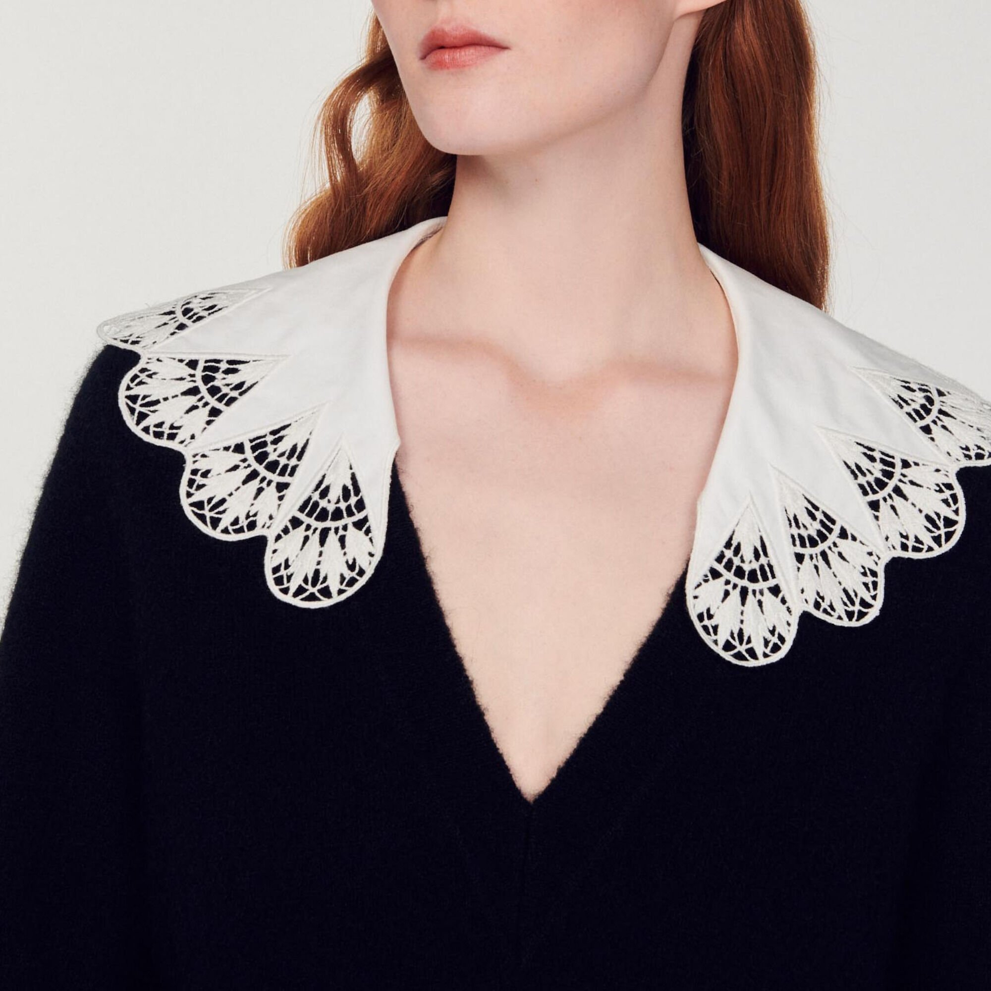 Poplin collar sweater