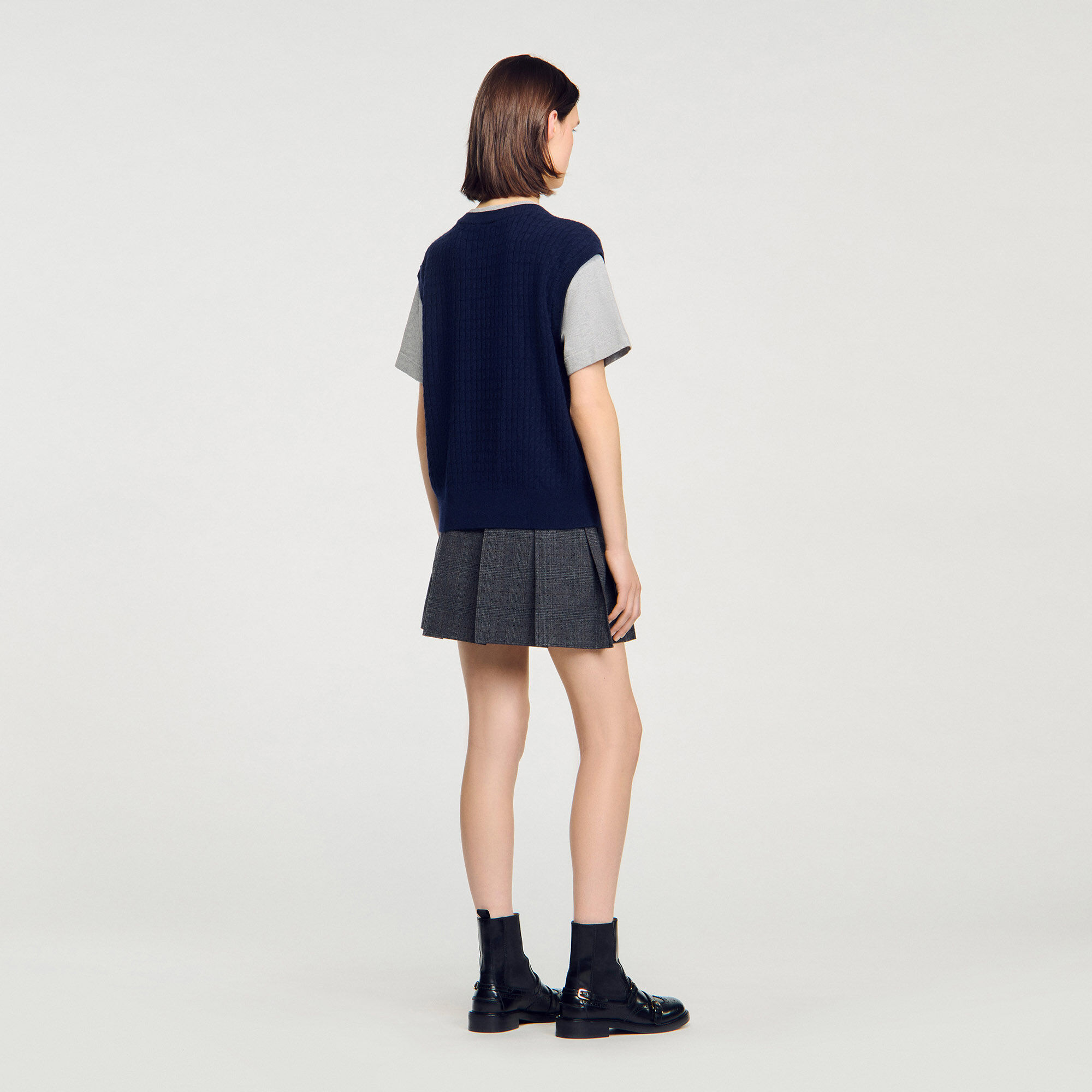 Dual-material knit jumper
