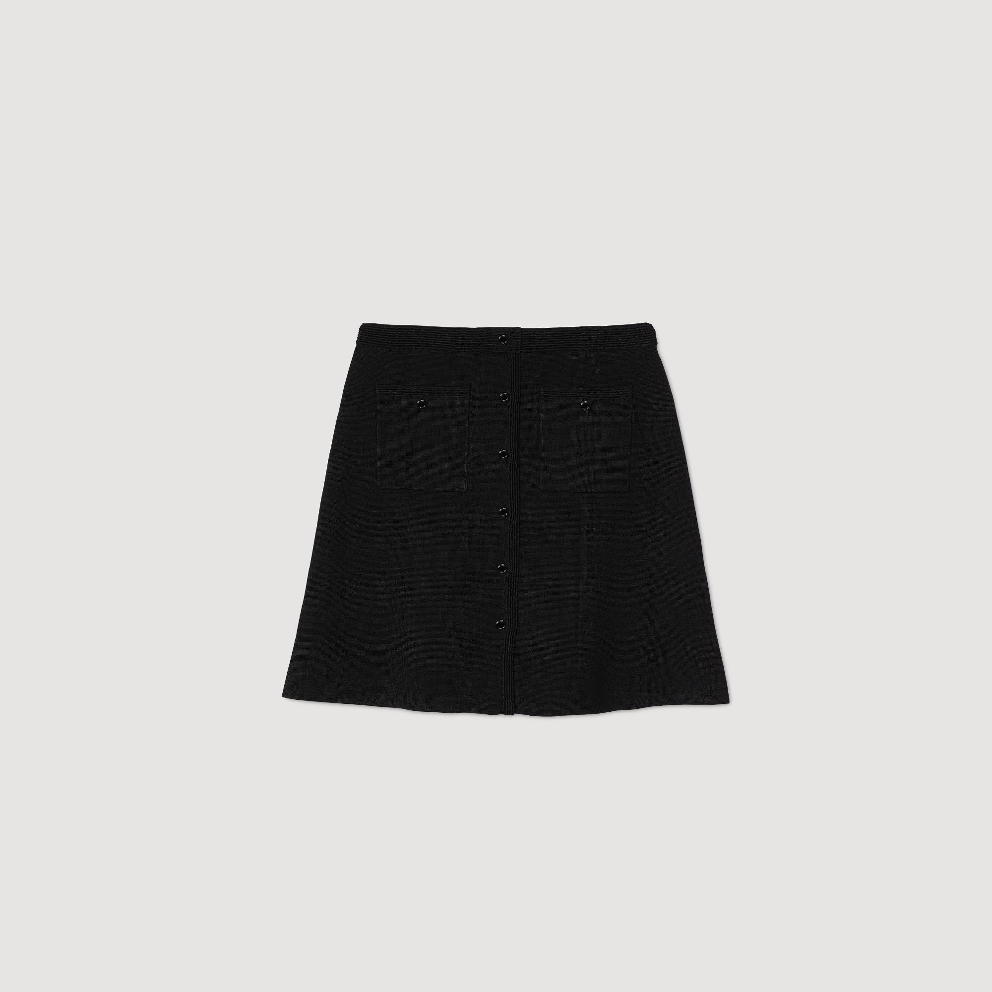 Short knit skirt