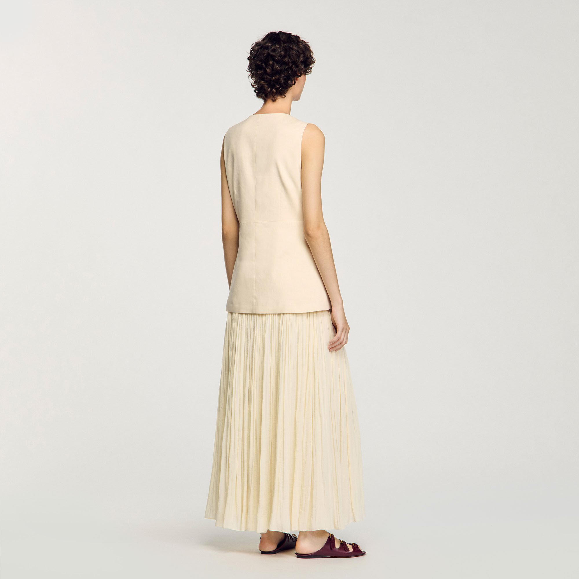 Sleeveless vest