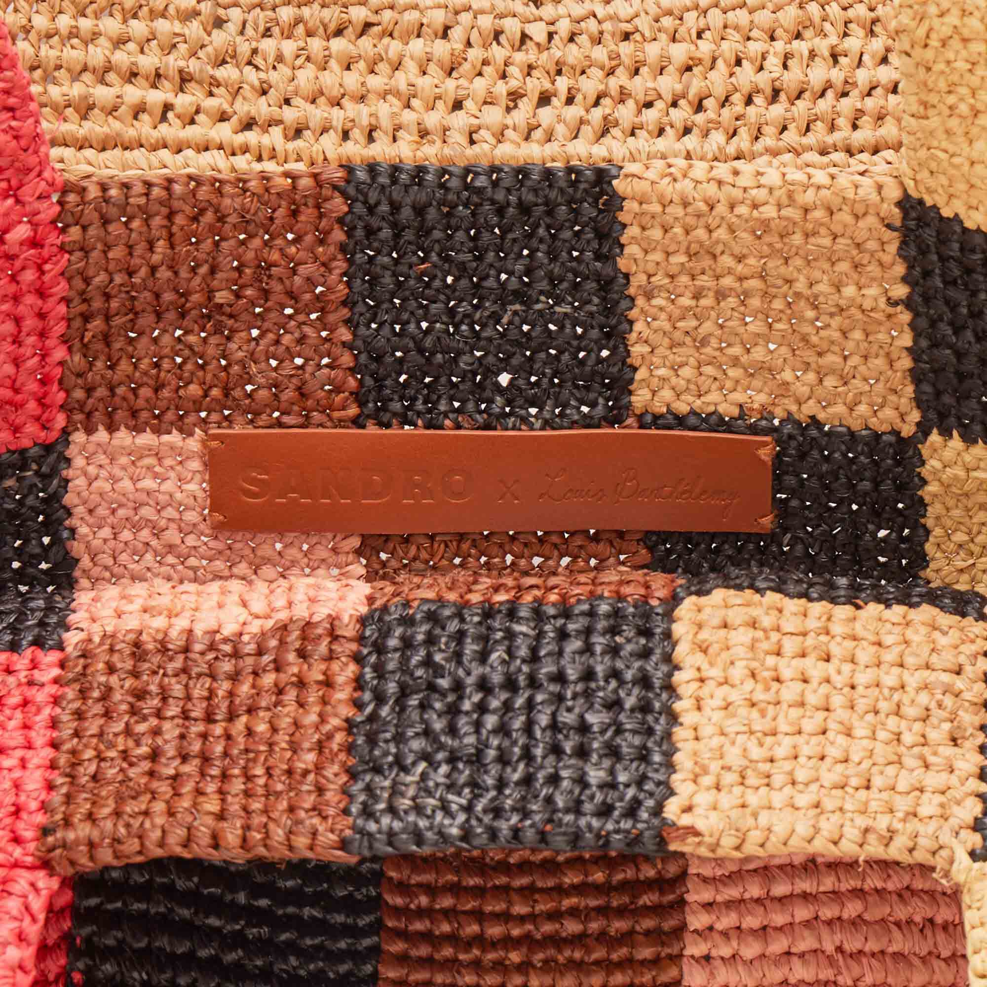 Small checkerboard raffia tote bag