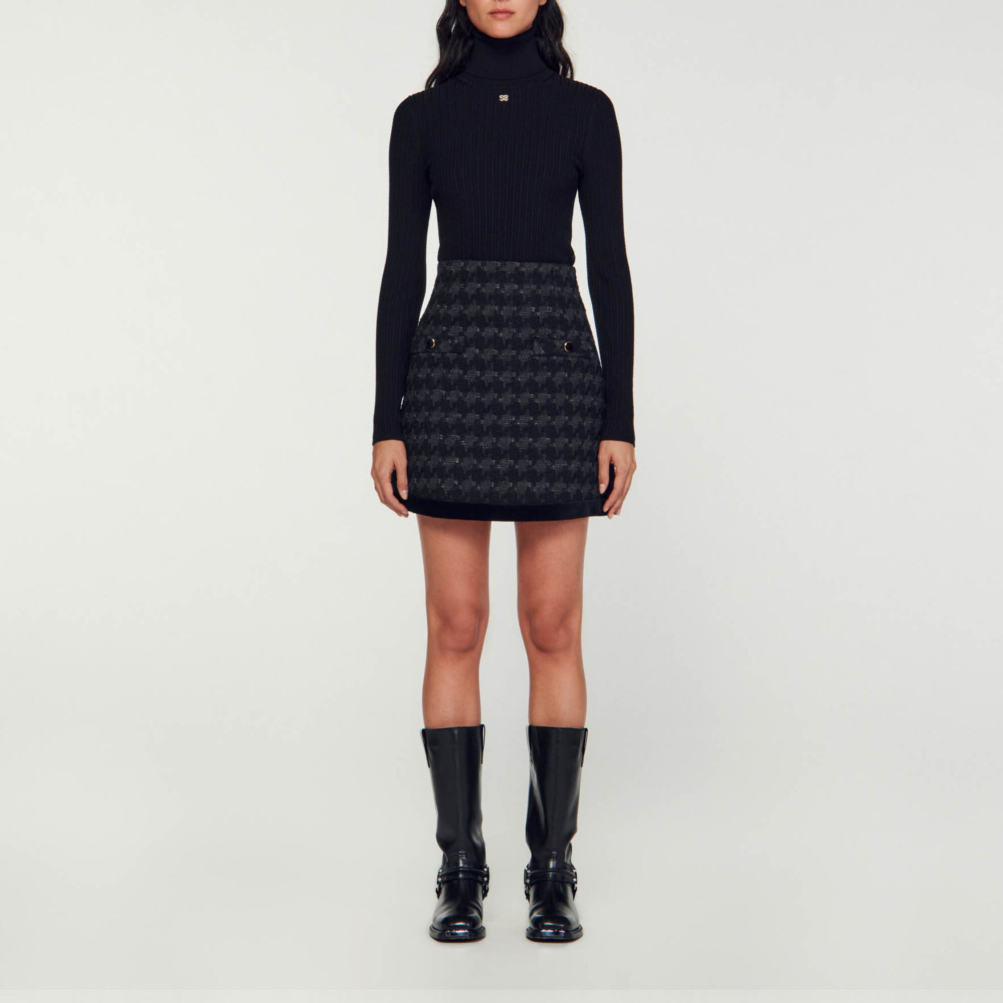 Houndstooth tweed short skirt