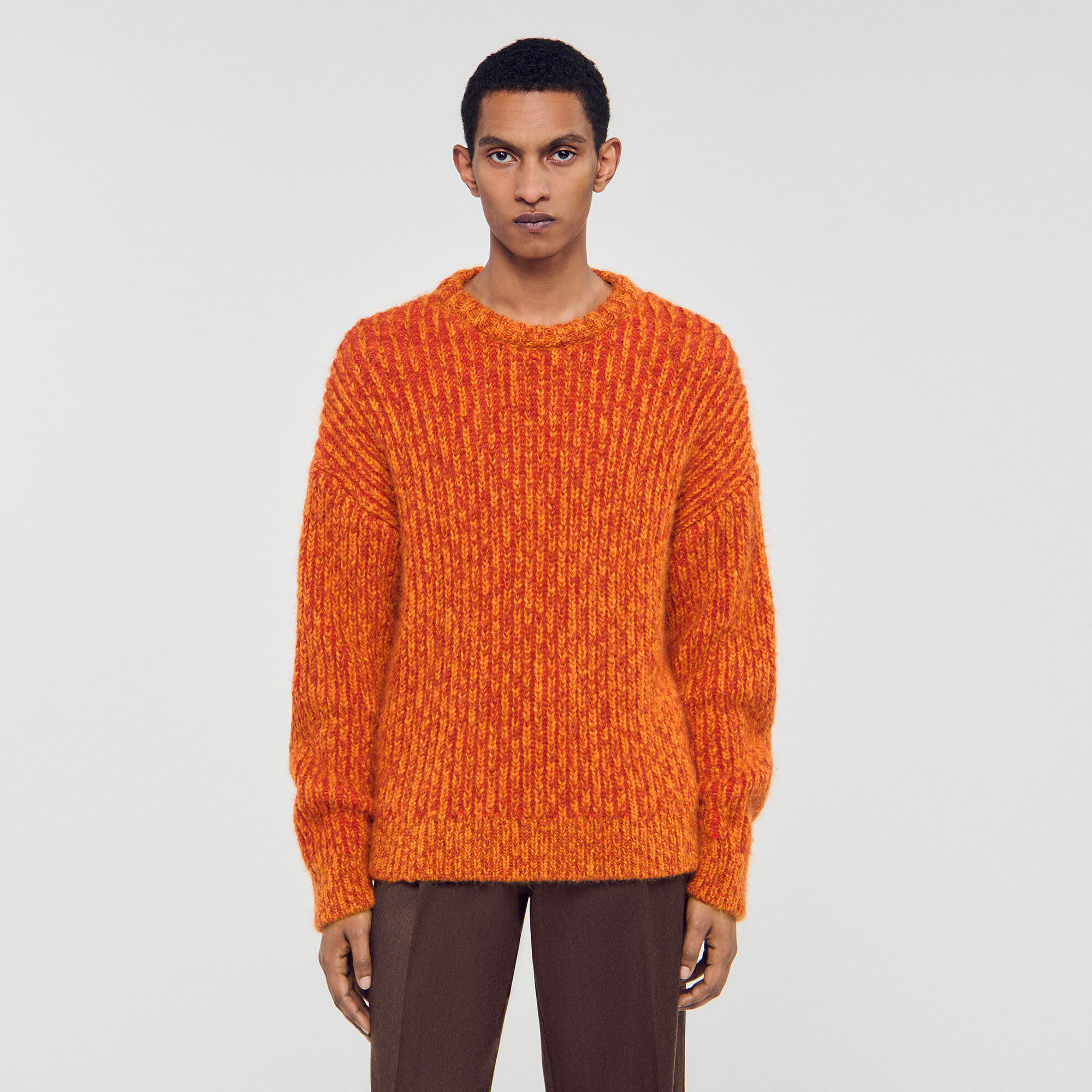 Round neck long-sleeve jumper