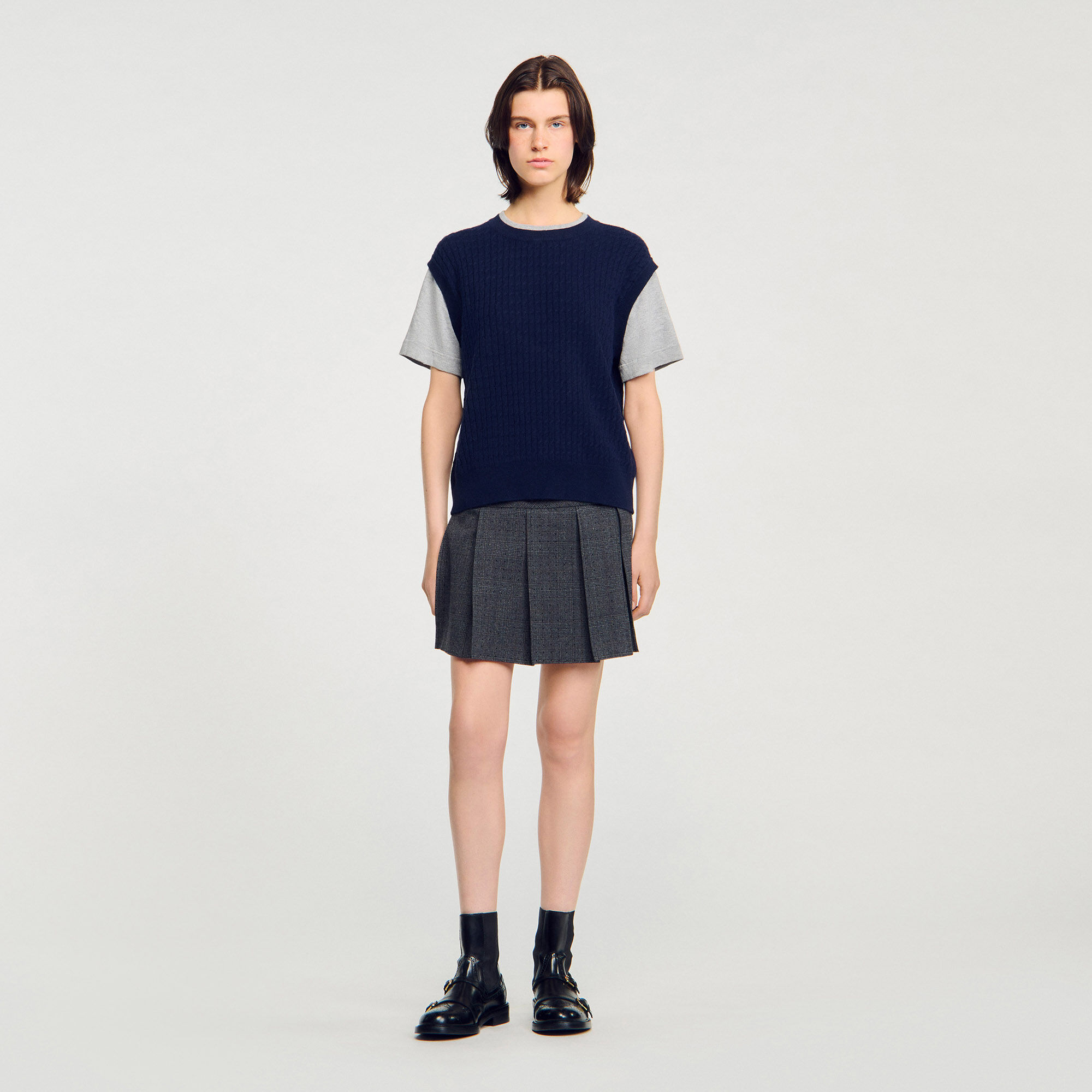 Dual-material knit jumper