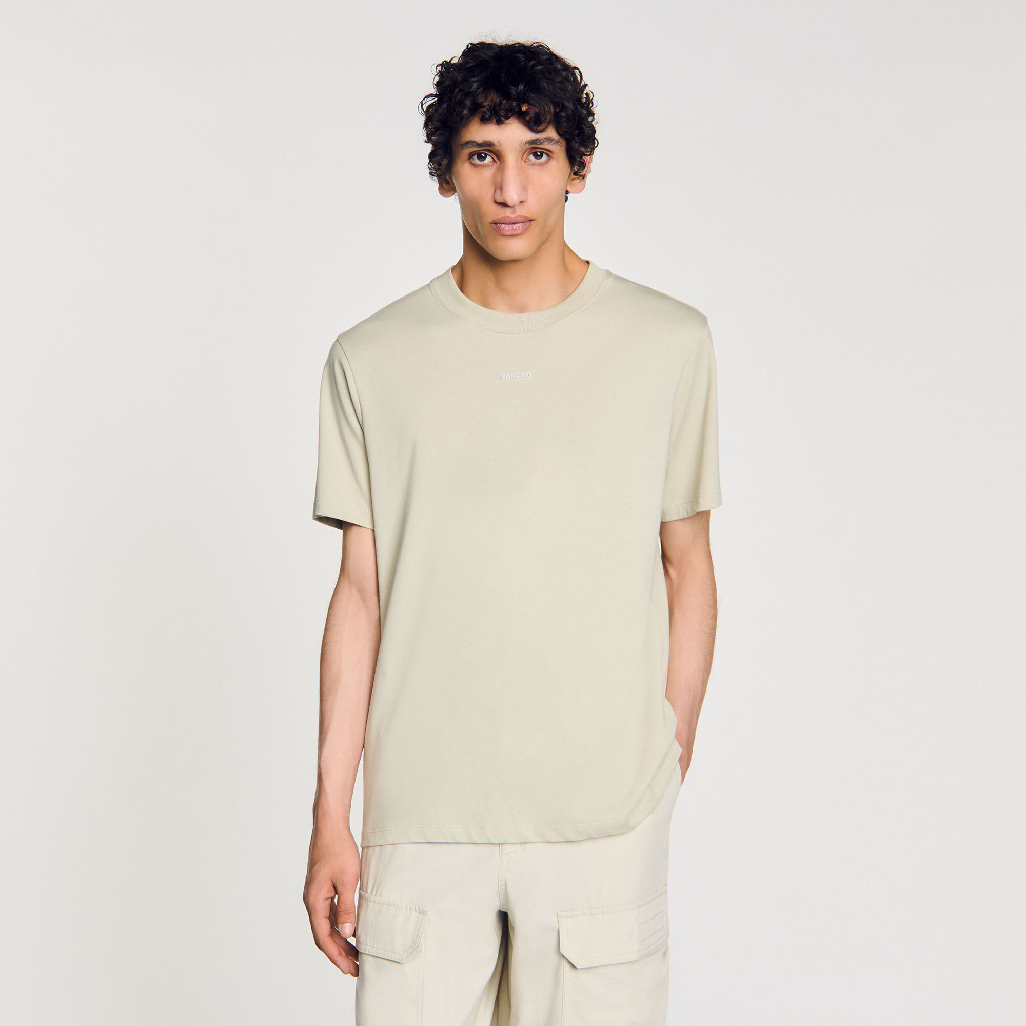 フランス発 Sandro シンプル着回し◎ ロゴ入り コットン Tシャツ Cotton T-shirt with logo green for Men | Sandro Paris