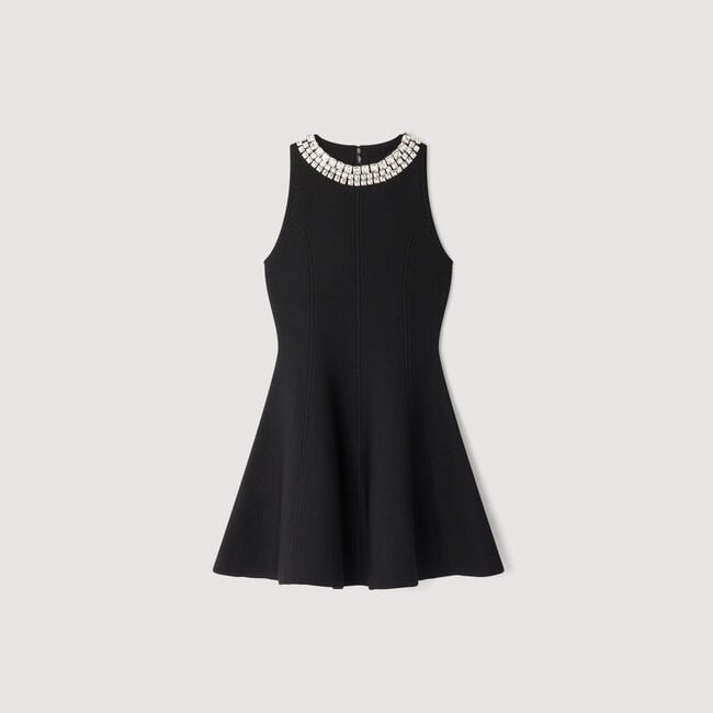 Short dress with pearl collar