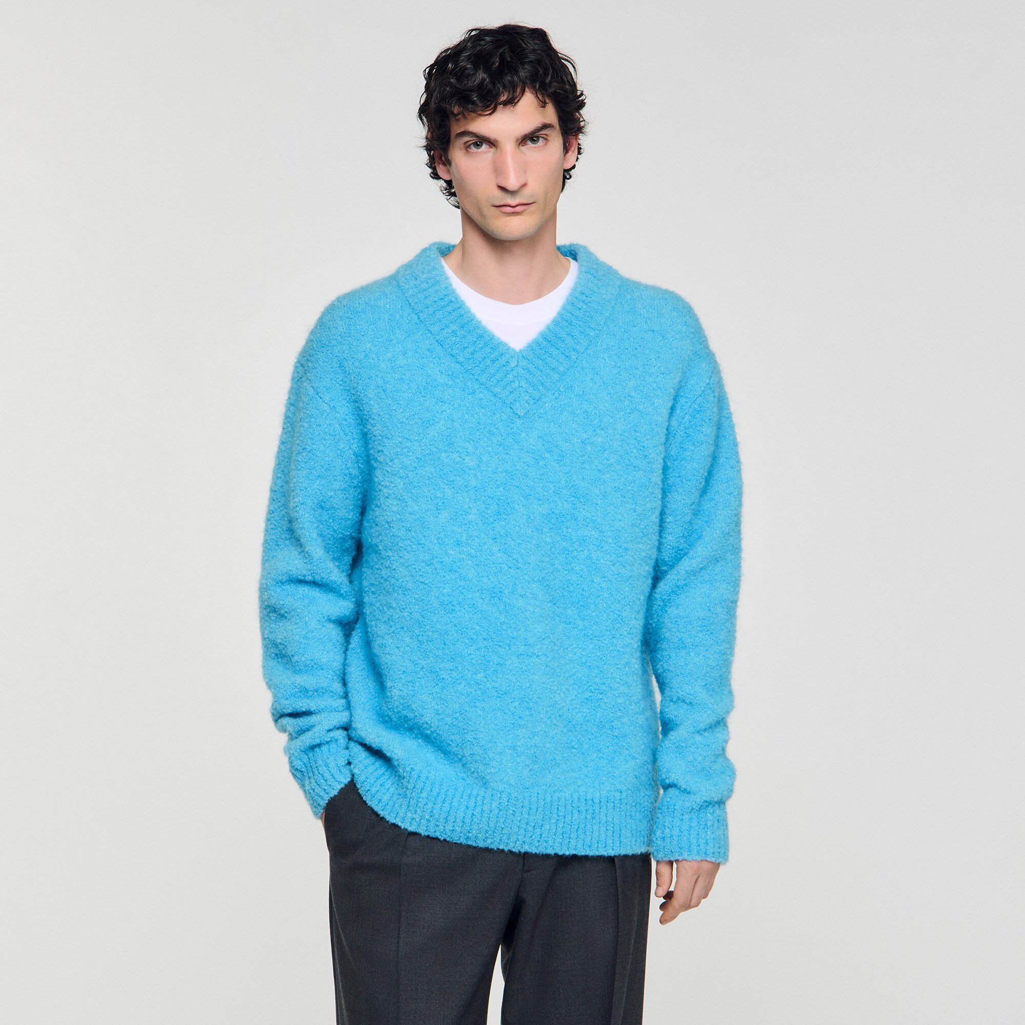 V-neck long-sleeve jumper