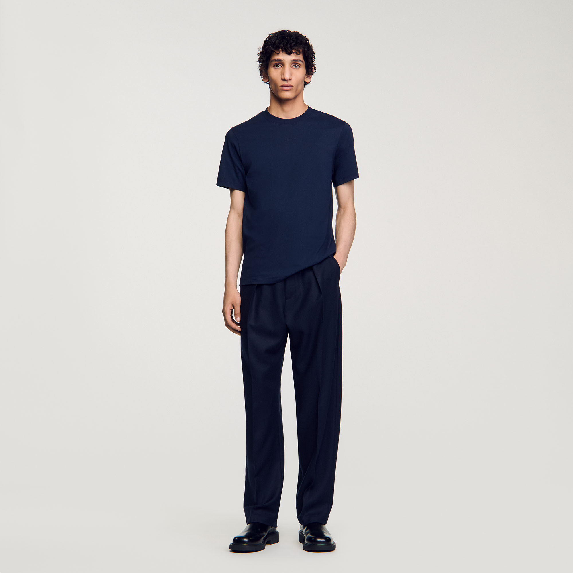 フランス発 Sandro 大人カジュアル ラインストーン襟 Tシャツ フランス発 Sandro 大人カジュアル ラインストーン襟 Tシャツ