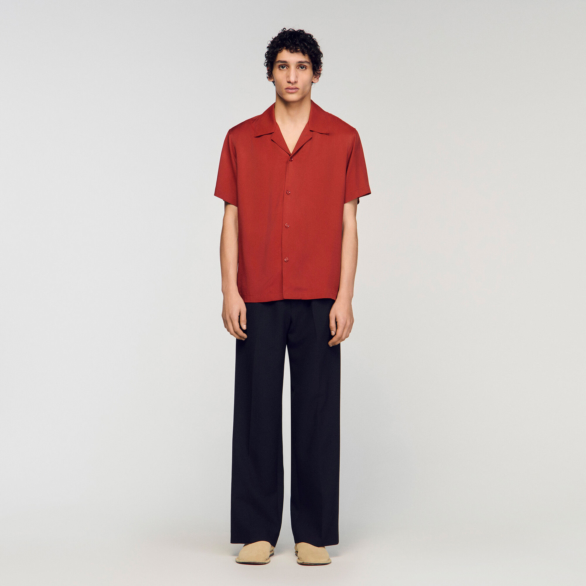 Loose-fit shark collar shirt