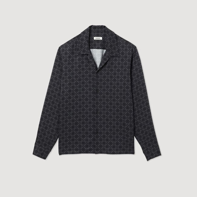 Flowing shirt with spread collar