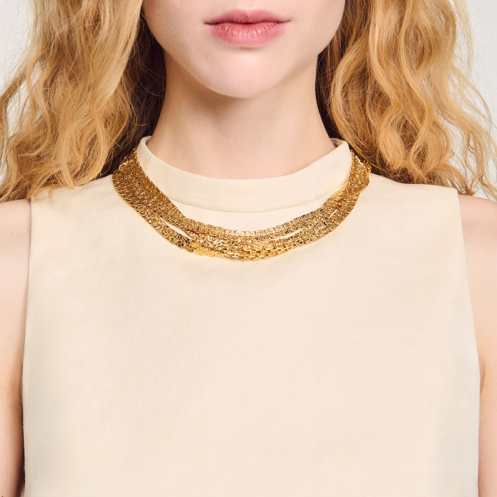 Knit crop top with necklace