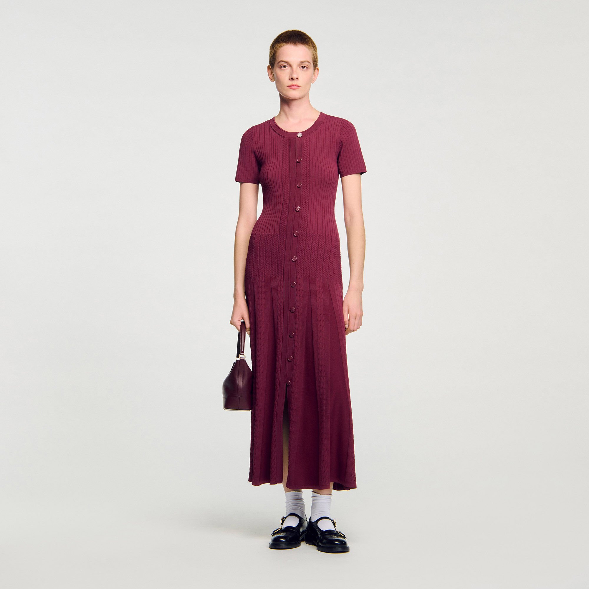 sandro★ROBE LONGUE EN MAILLE ワンピース Robe longue en maille rayée beige pour femme | Sandro Paris