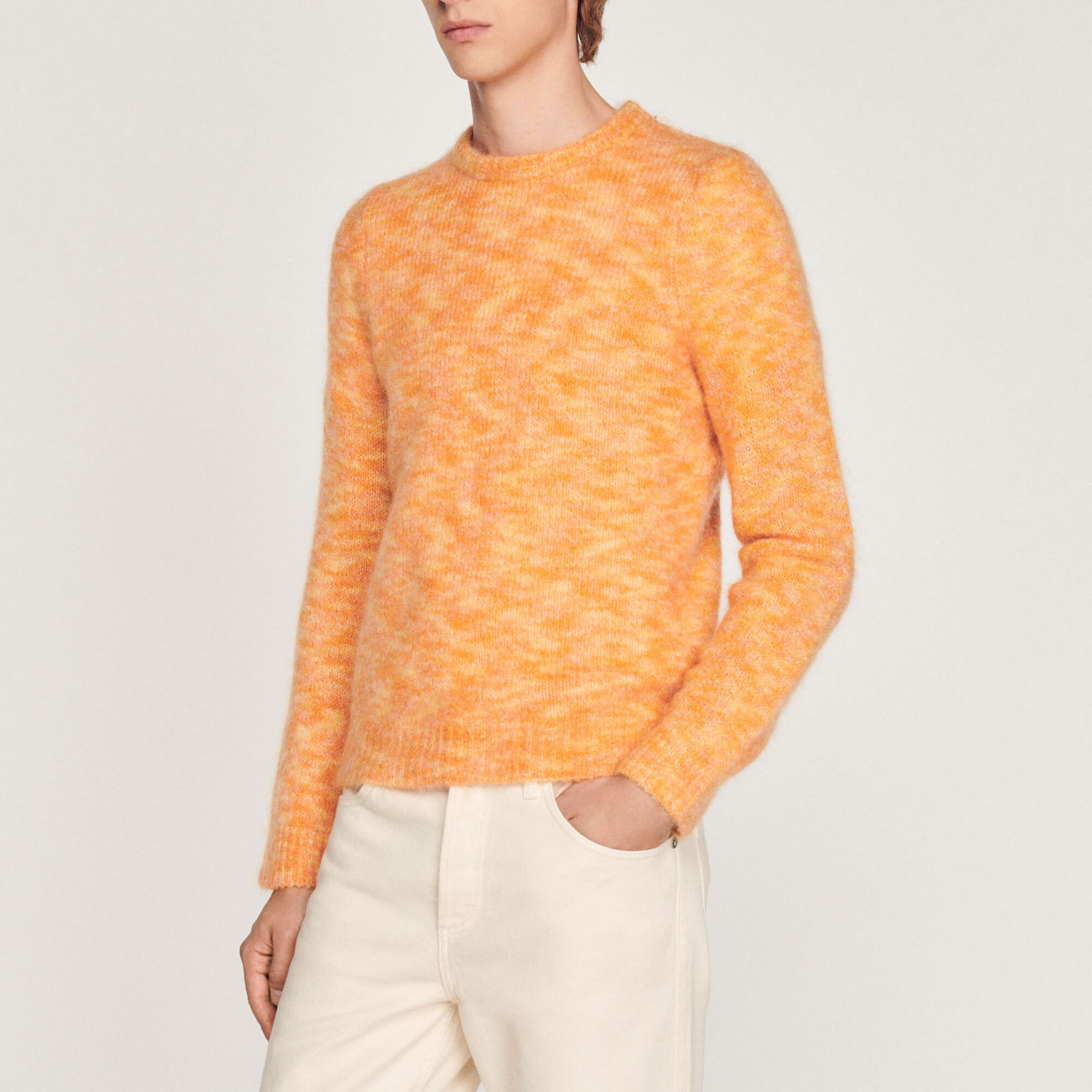 Round neck wool sweater